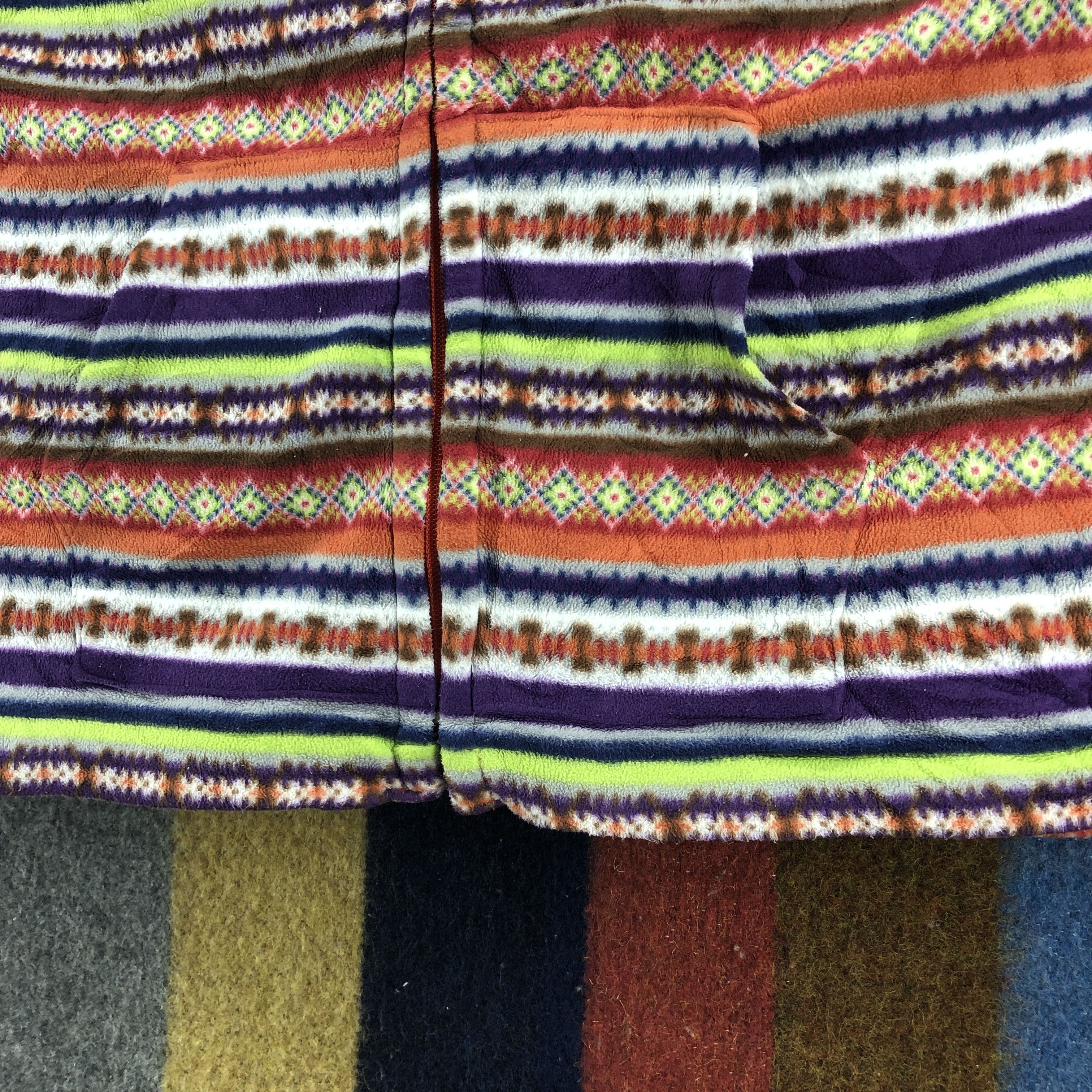 Uniqlo UNIQLO Poncho Fleece #0101/A Size US M / EU 48-50 / 2 - 3 Thumbnail