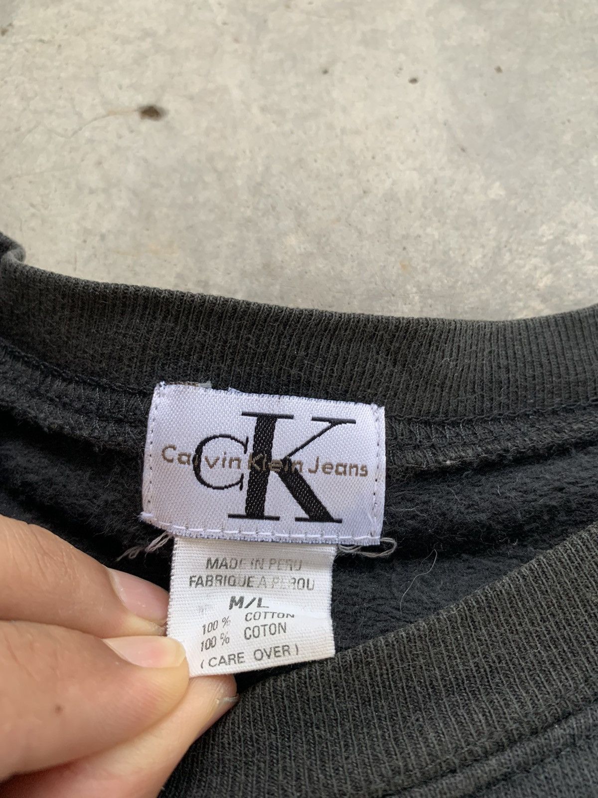 Calvin Klein Vintage Thrashed Faded Calvin Klein Sweatshirt Big Logo Size US L / EU 52-54 / 3 - 4 Thumbnail