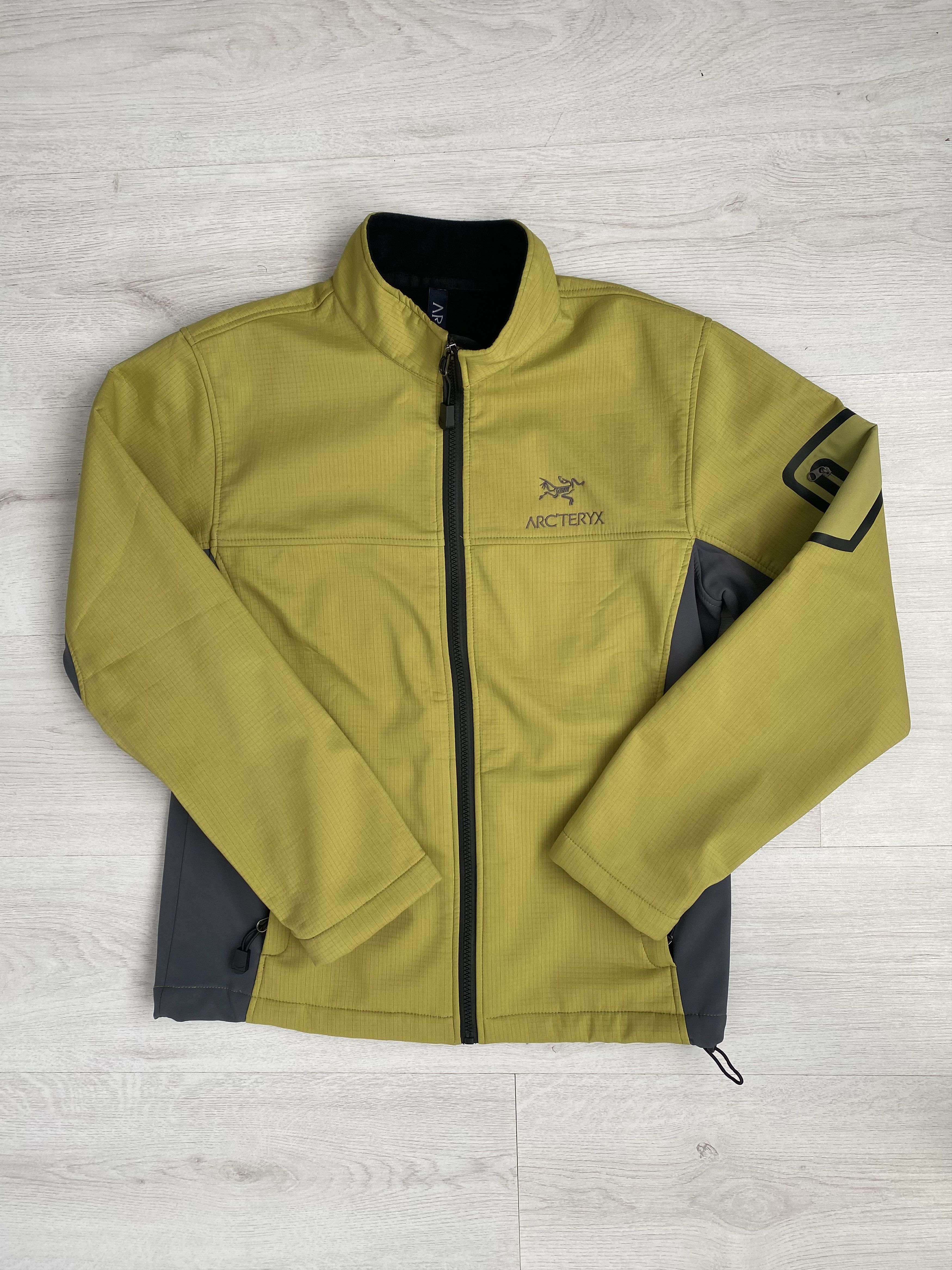 image of Arcteryx x Vintage Arc’Teryx Softshell Gamma Ar Women’S Jacket /m/l/ in Yellow, Women's (Size Mediu