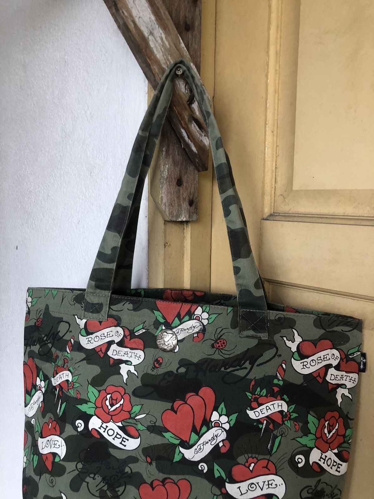 Ed Hardy Rare❗️Ed Hardey Full Printed Tote Bag Size ONE SIZE - 5 Thumbnail