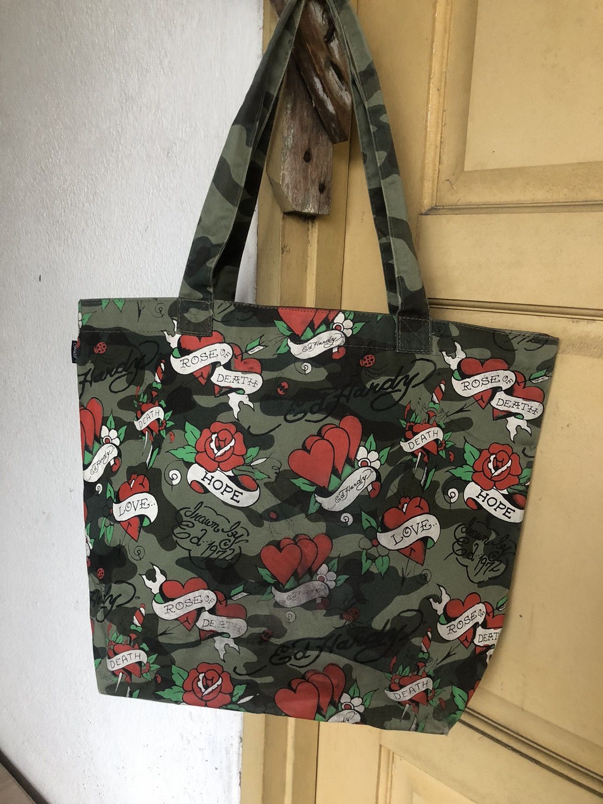 Ed Hardy Rare❗️Ed Hardey Full Printed Tote Bag Size ONE SIZE - 4 Thumbnail
