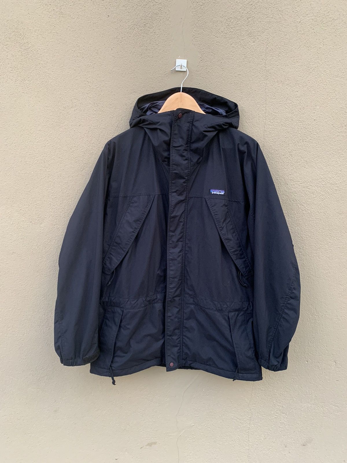 Patagonia Patagonia hoodie windbreaker Jacket hiking Size US L / EU 52-54 / 3 - 1 Thumbnail