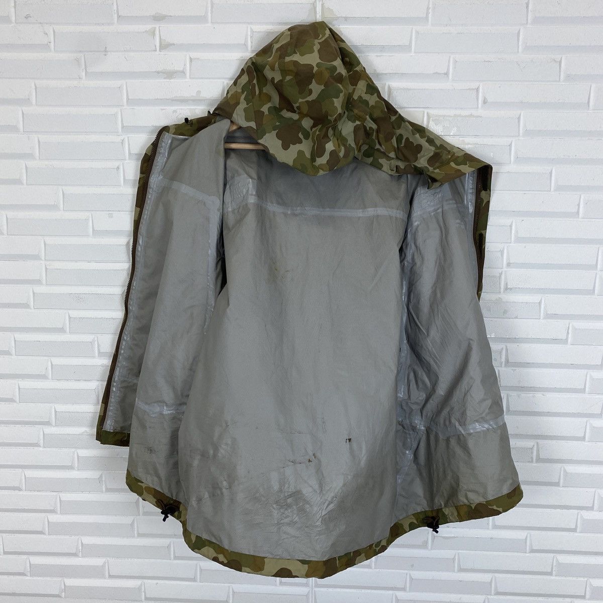The North Face The North Face Camouflage Windbreaker Size US L / EU 52-54 / 3 - 21 Thumbnail