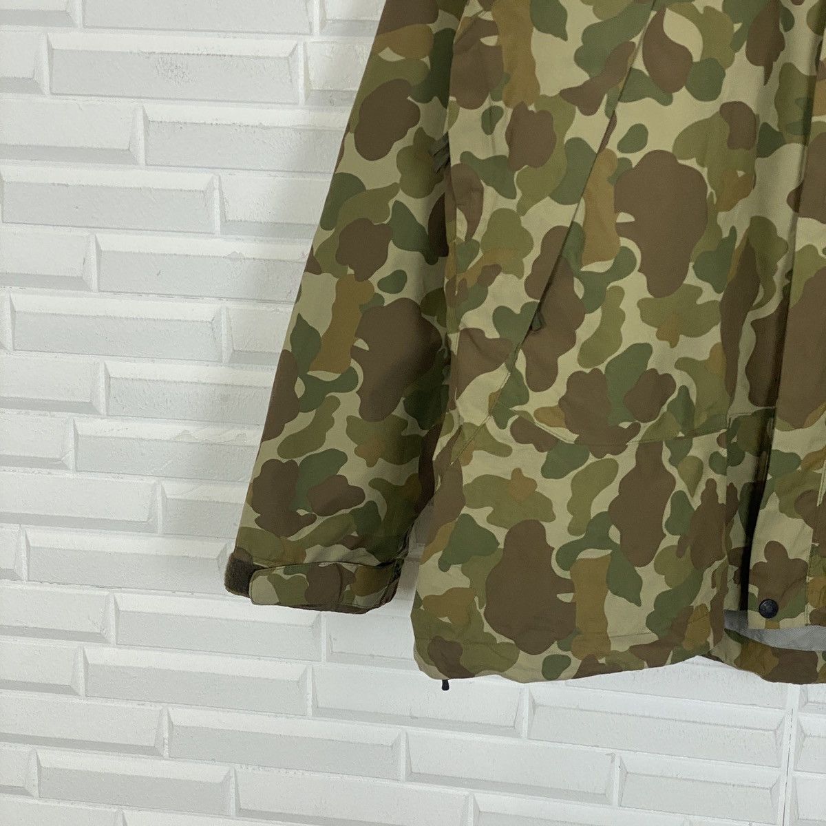 The North Face The North Face Camouflage Windbreaker Size US L / EU 52-54 / 3 - 3 Thumbnail
