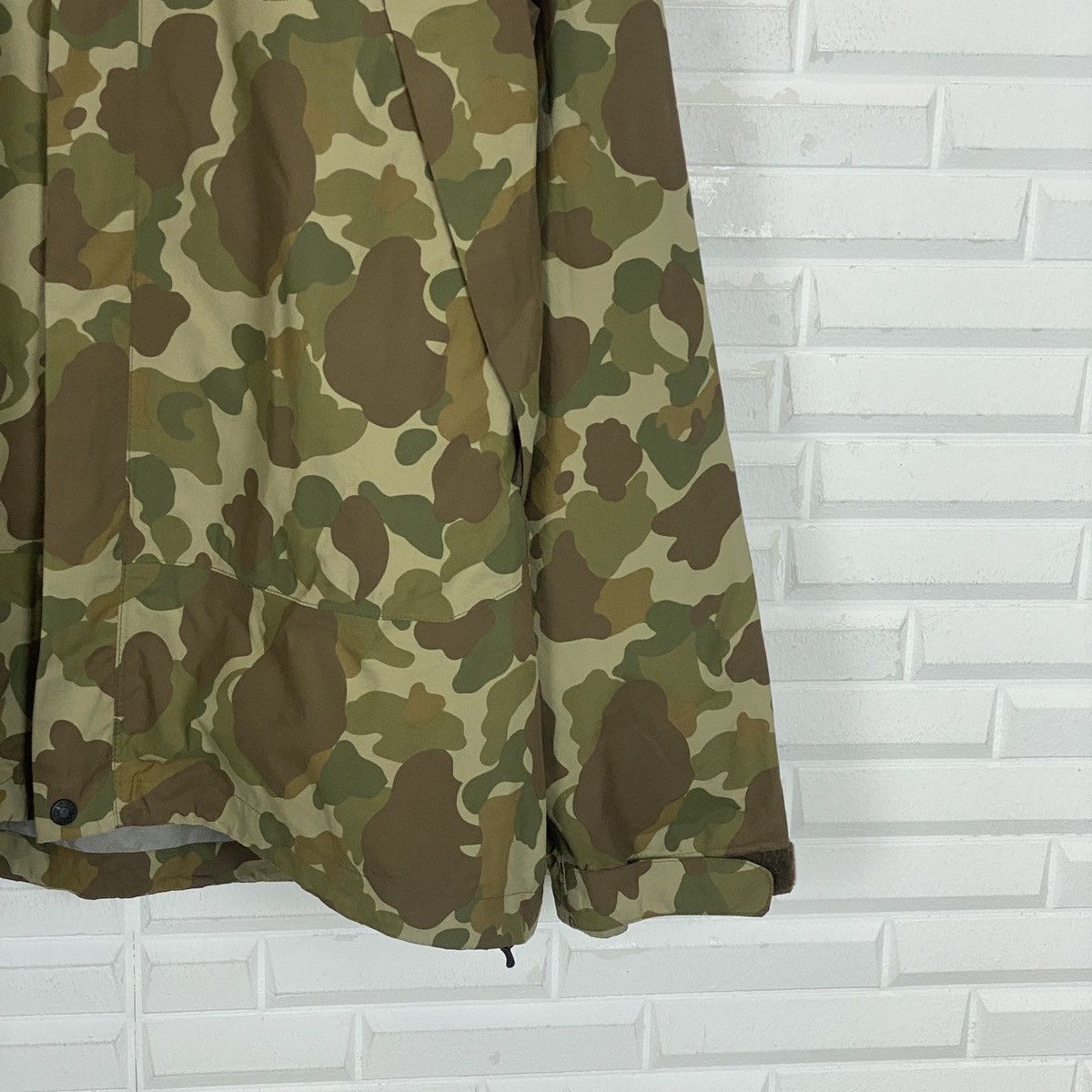 The North Face The North Face Camouflage Windbreaker Size US L / EU 52-54 / 3 - 5 Thumbnail