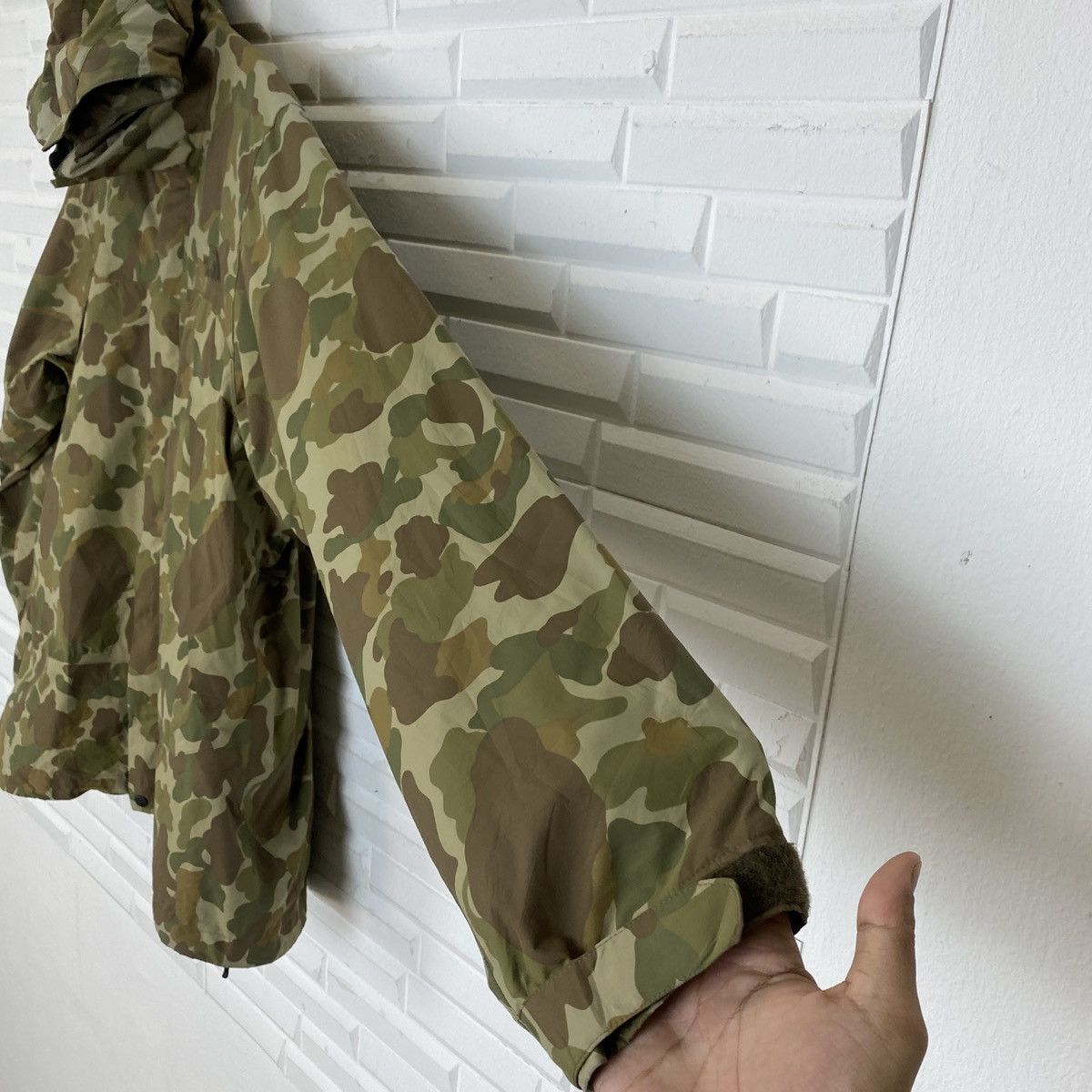 The North Face The North Face Camouflage Windbreaker Size US L / EU 52-54 / 3 - 13 Thumbnail