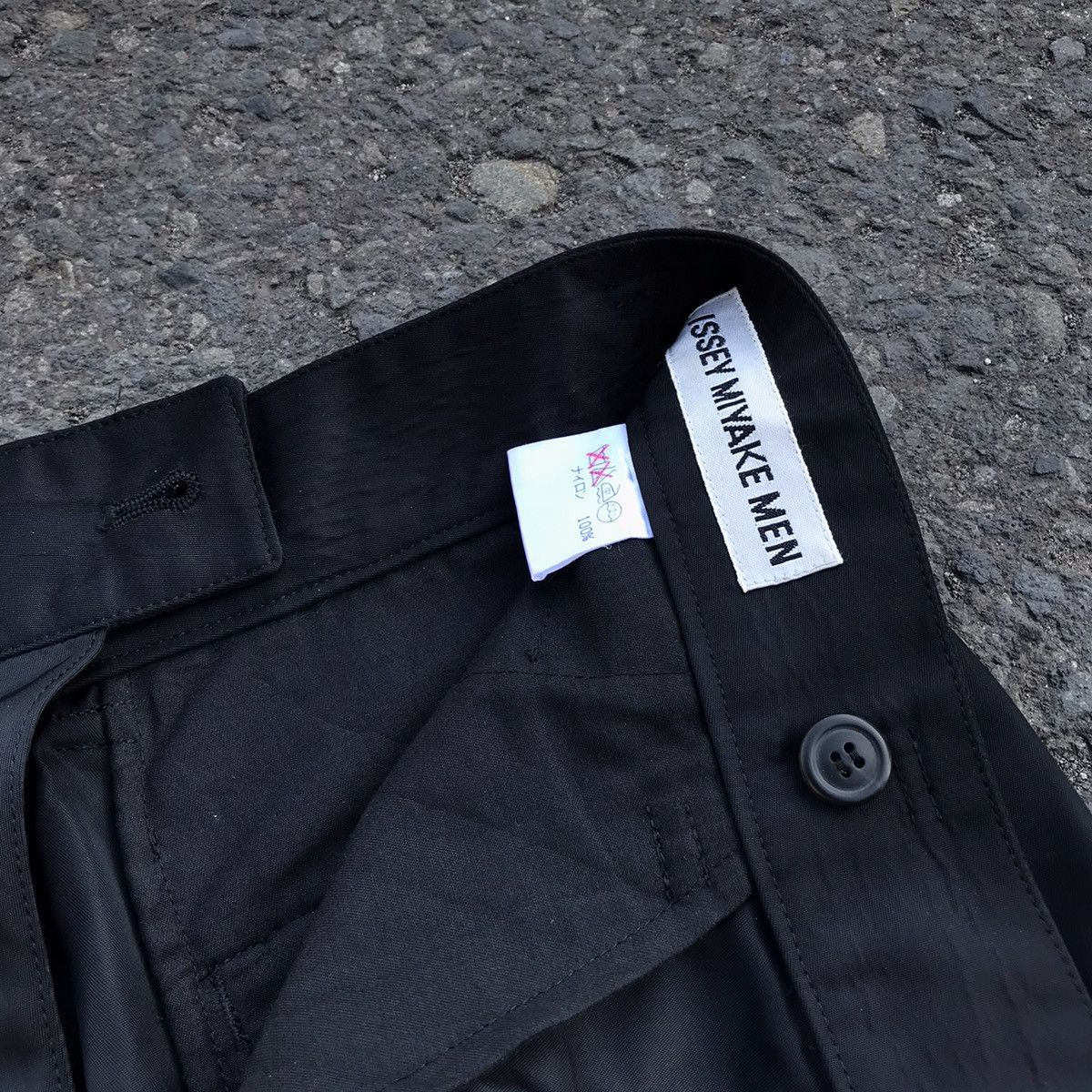 Issey Miyake ISSEY MIYAKE MEN MULTIPOCKET Y2K NYLON PANTS Size US 30 / EU 46 - 8 Thumbnail