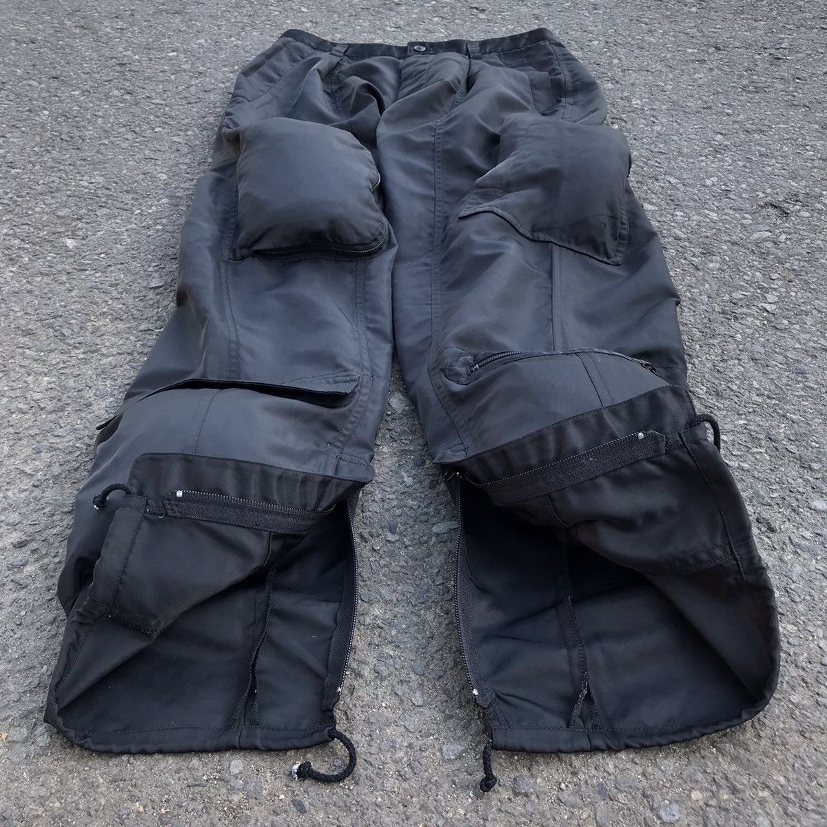 Issey Miyake ISSEY MIYAKE MEN MULTIPOCKET Y2K NYLON PANTS Size US 30 / EU 46 - 15 Thumbnail