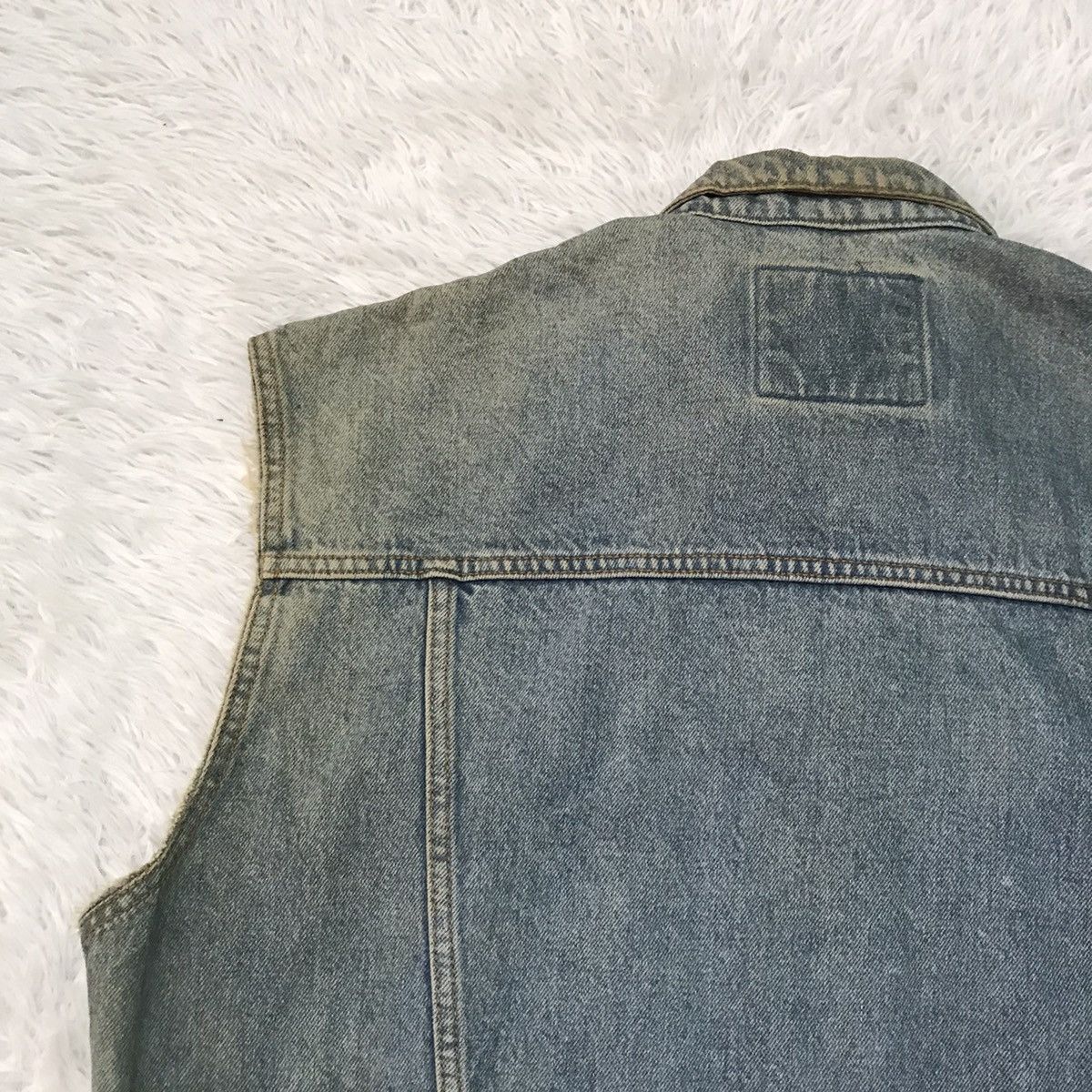 Edwin Gold rush Edwin sleeveless Size US L / EU 52-54 / 3 - 14 Thumbnail