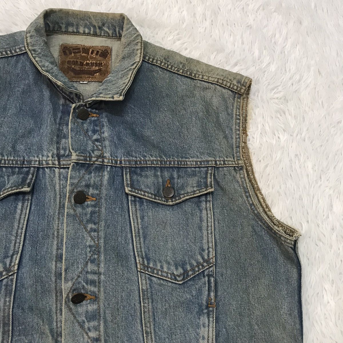 Edwin Gold rush Edwin sleeveless Size US L / EU 52-54 / 3 - 12 Thumbnail