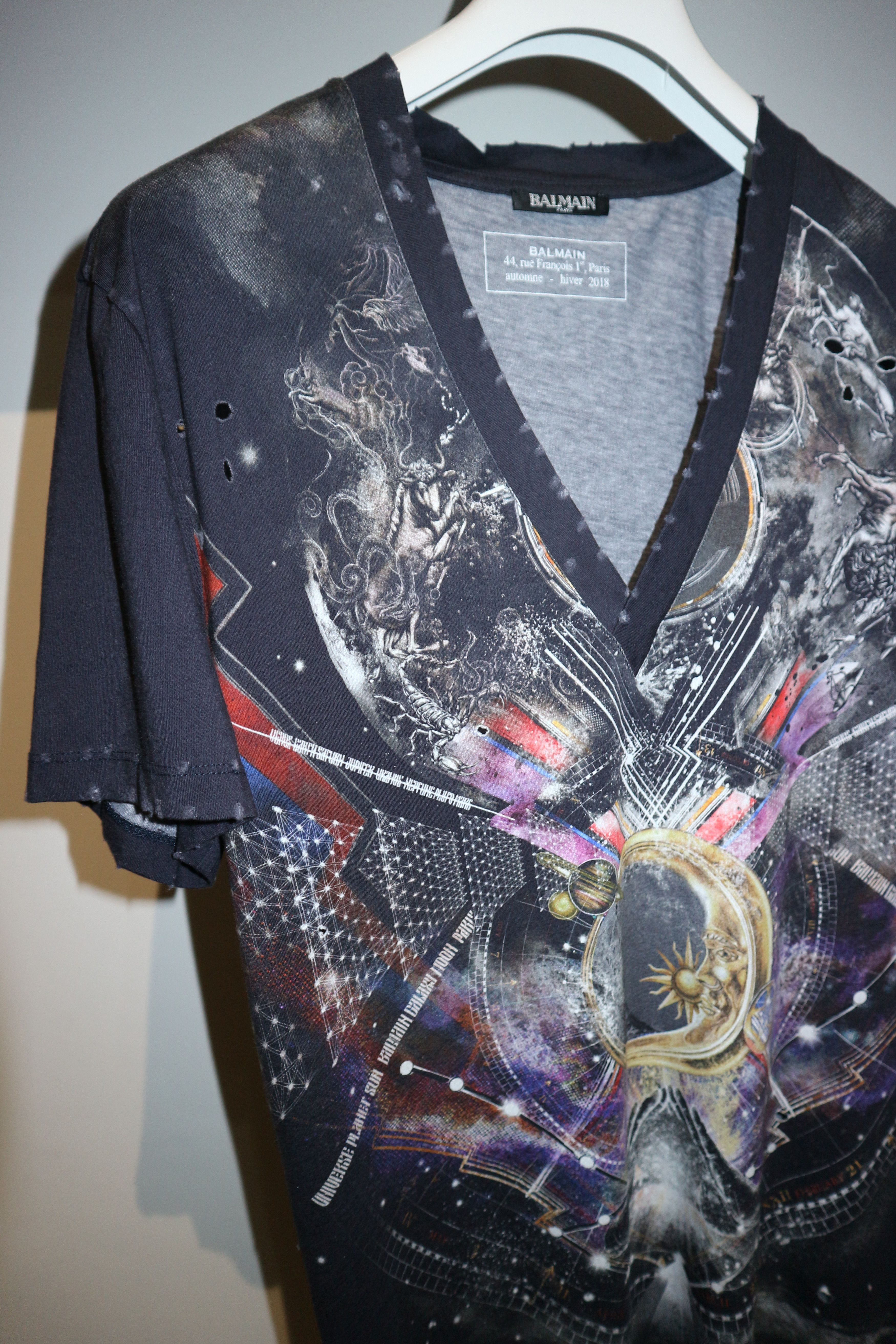 Balmain Galaxy print v-neck t-shirt Size US S / EU 44-46 / 1 - 4 Thumbnail