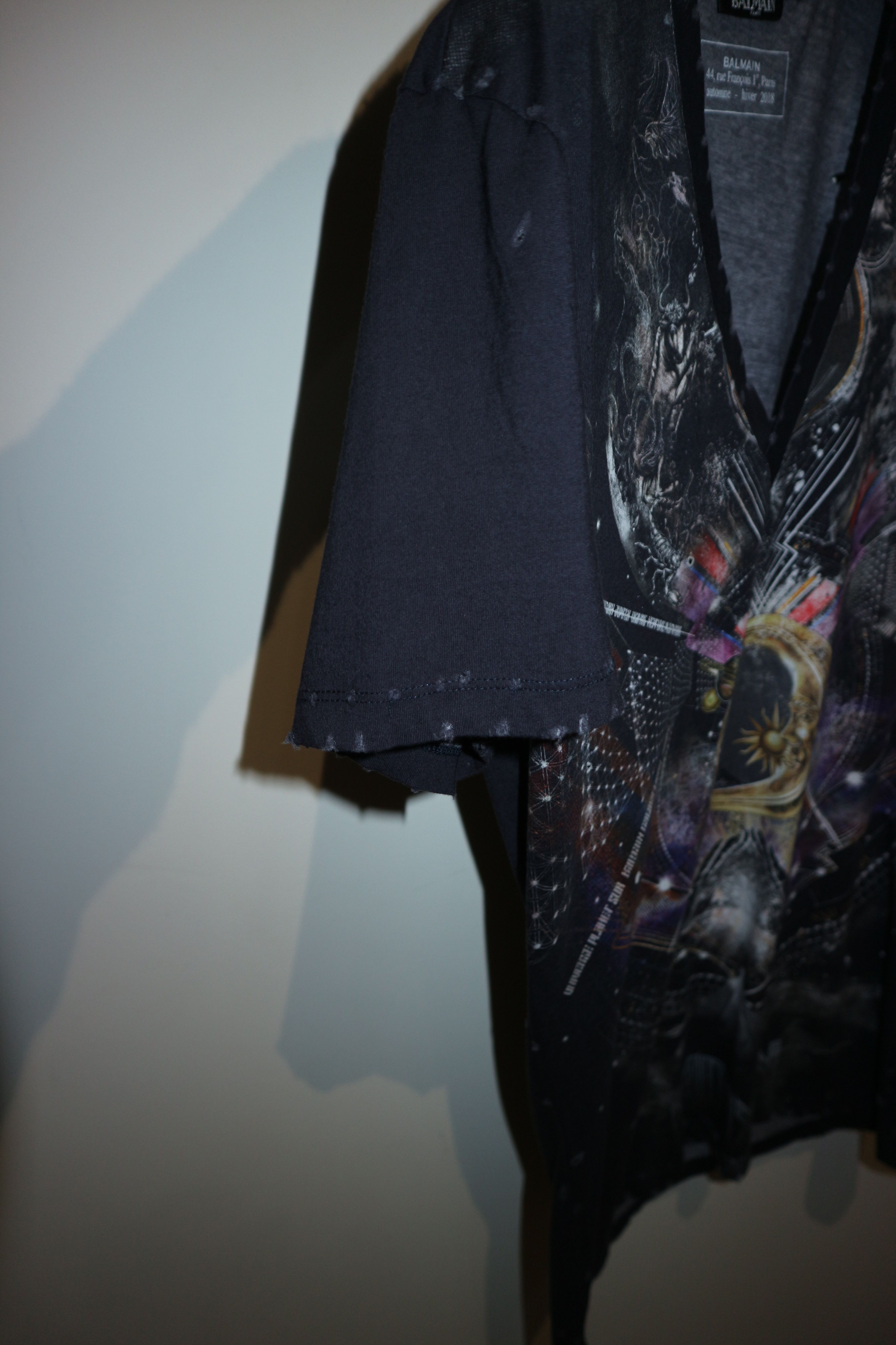 Balmain Galaxy print v-neck t-shirt Size US S / EU 44-46 / 1 - 11 Thumbnail