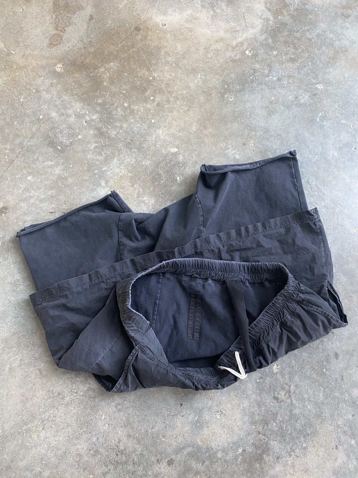 Rick Owens Drkshdw Rick Owens Drkshdw Skirt / Kilt Pod Shorts Black Sz. Medium Size US 32 / EU 48 - 3 Thumbnail