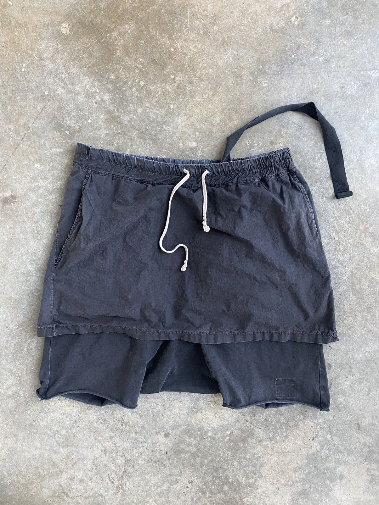Rick Owens Drkshdw Rick Owens Drkshdw Skirt / Kilt Pod Shorts Black Sz. Medium Size US 32 / EU 48 - 1 Thumbnail