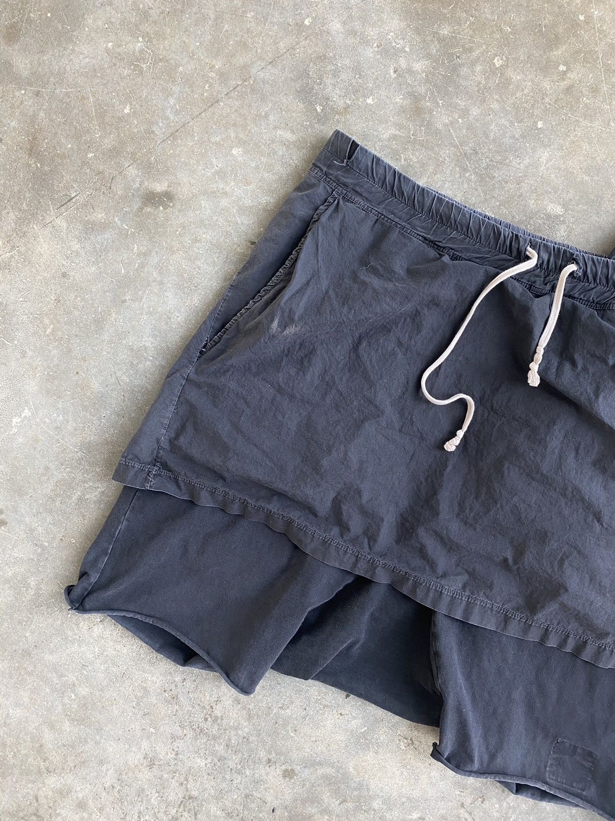 Rick Owens Drkshdw Rick Owens Drkshdw Skirt / Kilt Pod Shorts Black Sz. Medium Size US 32 / EU 48 - 2 Thumbnail
