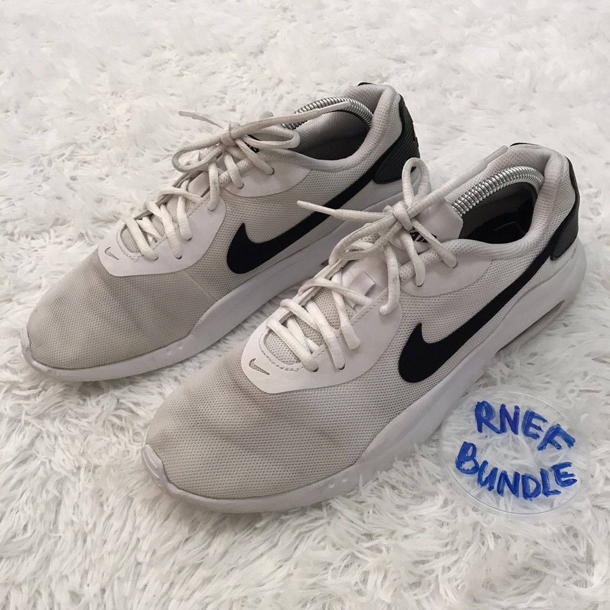 Nike Nike Air Max Oketo White Black Size US 9.5 / EU 42-43 - 2 Thumbnail
