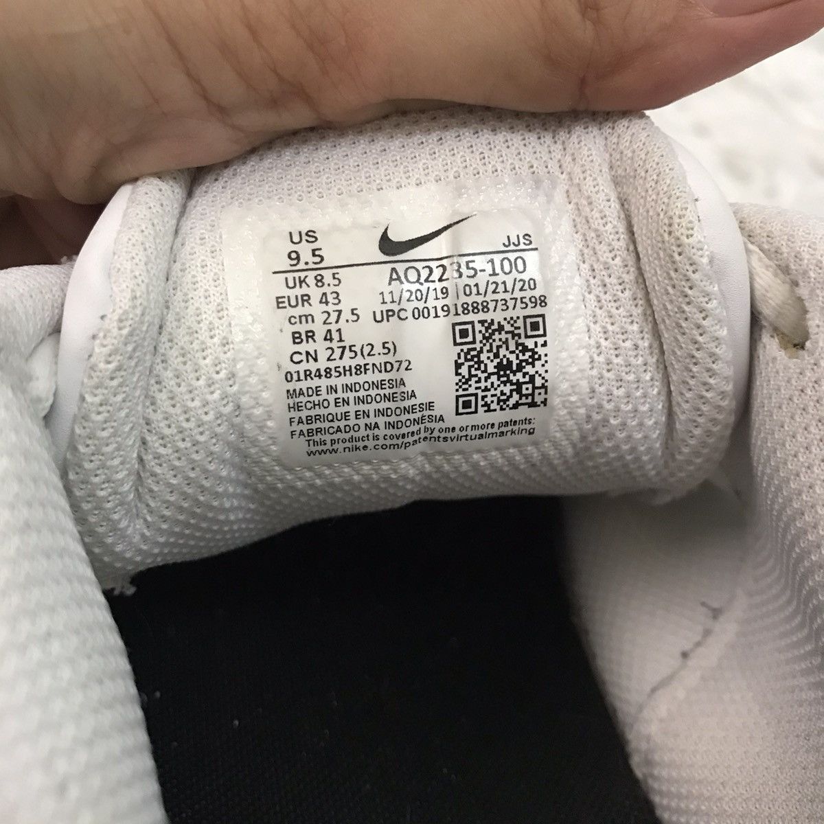 Nike Nike Air Max Oketo White Black Size US 9.5 / EU 42-43 - 10 Thumbnail