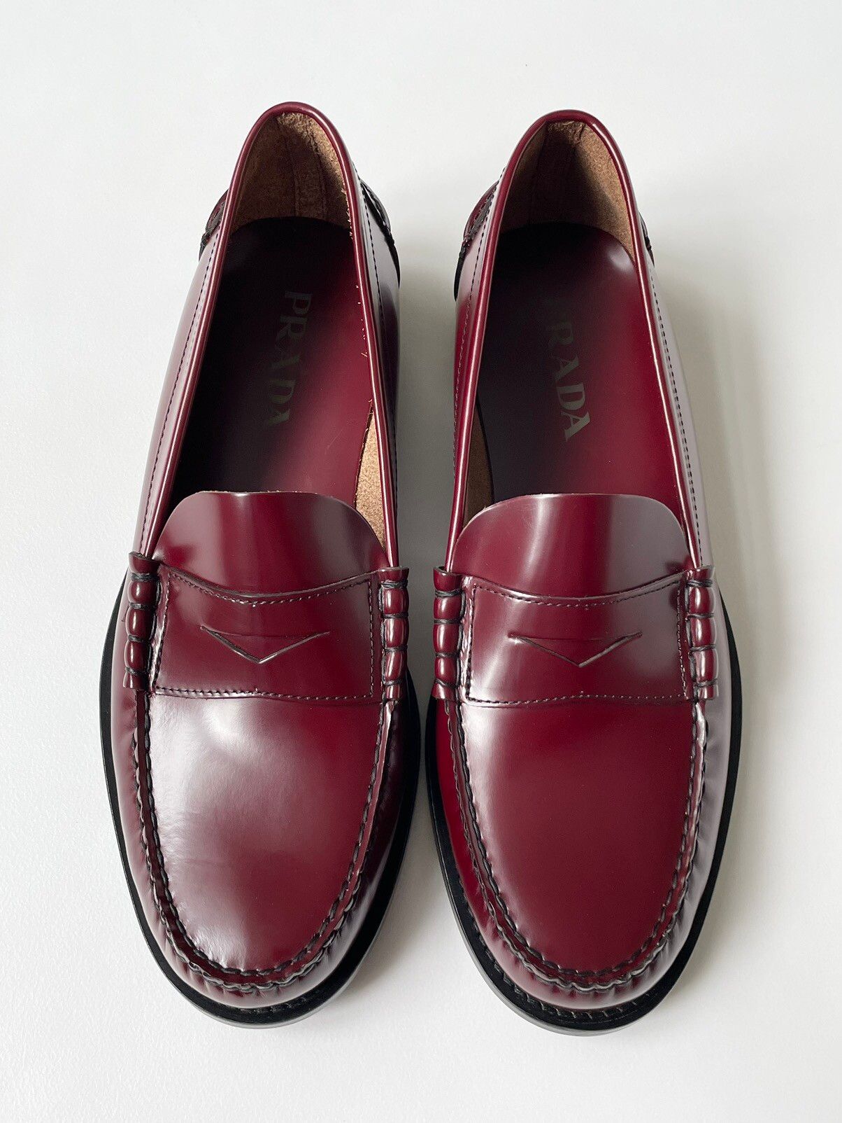 Pre-owned Prada Polished Oxblood Leather Loafers