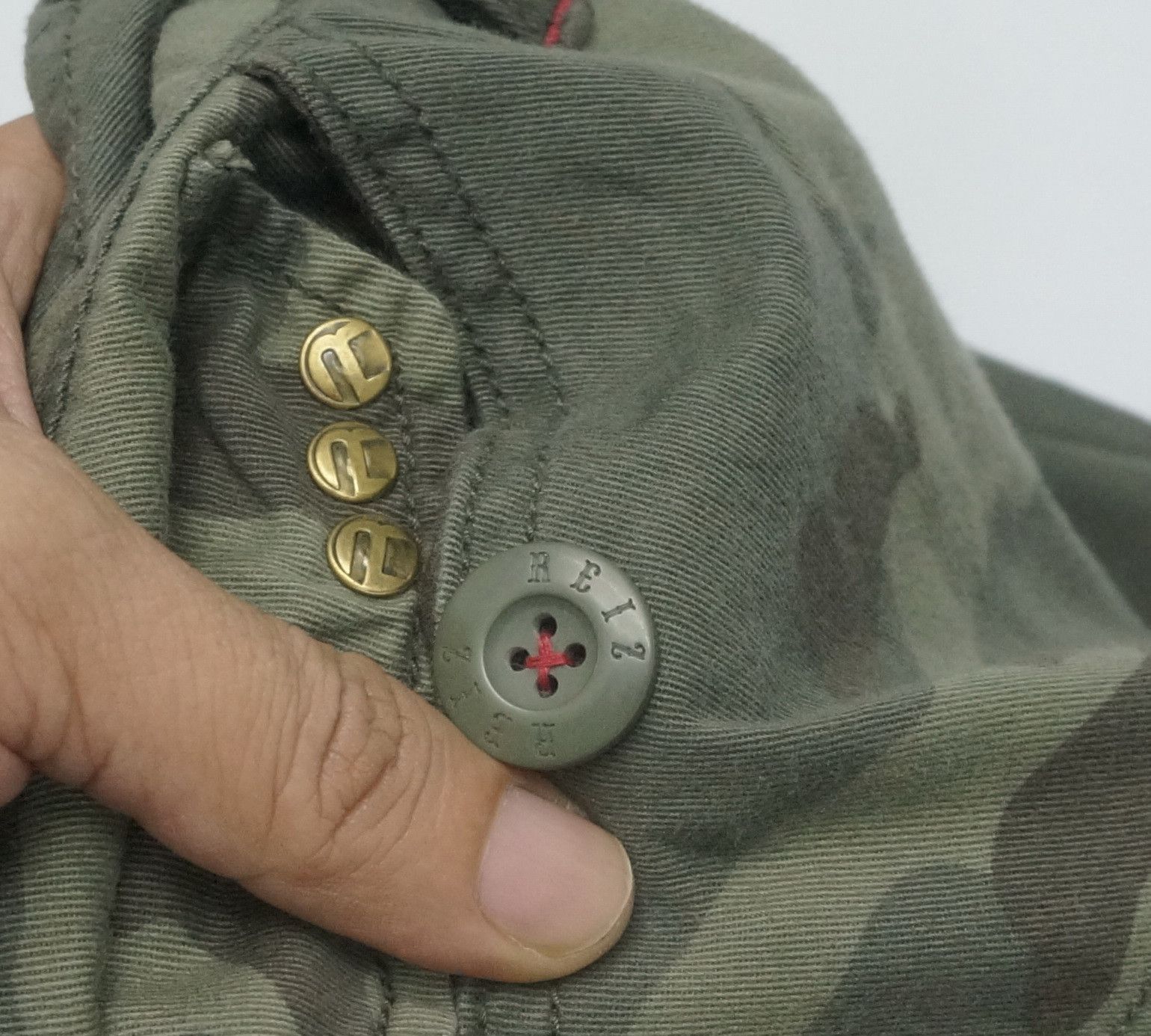 Japanese Brand REIZ Soft Cotton Camo Flared Roll up Bondage Women's Cargo Size 31" - 21 Thumbnail