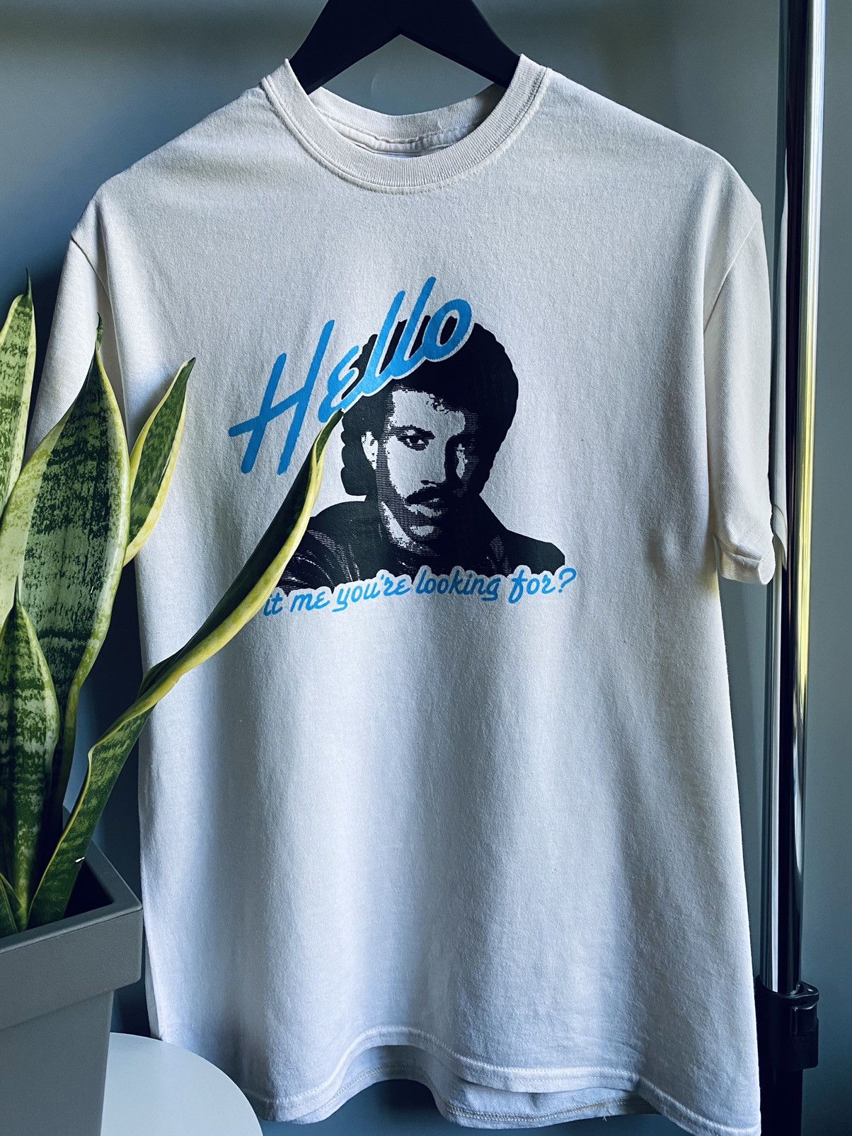 Band Tees Lionel Richie “Hello” Promo T Shirt Men’s White Size US M / EU 48-50 / 2 - 4 Thumbnail
