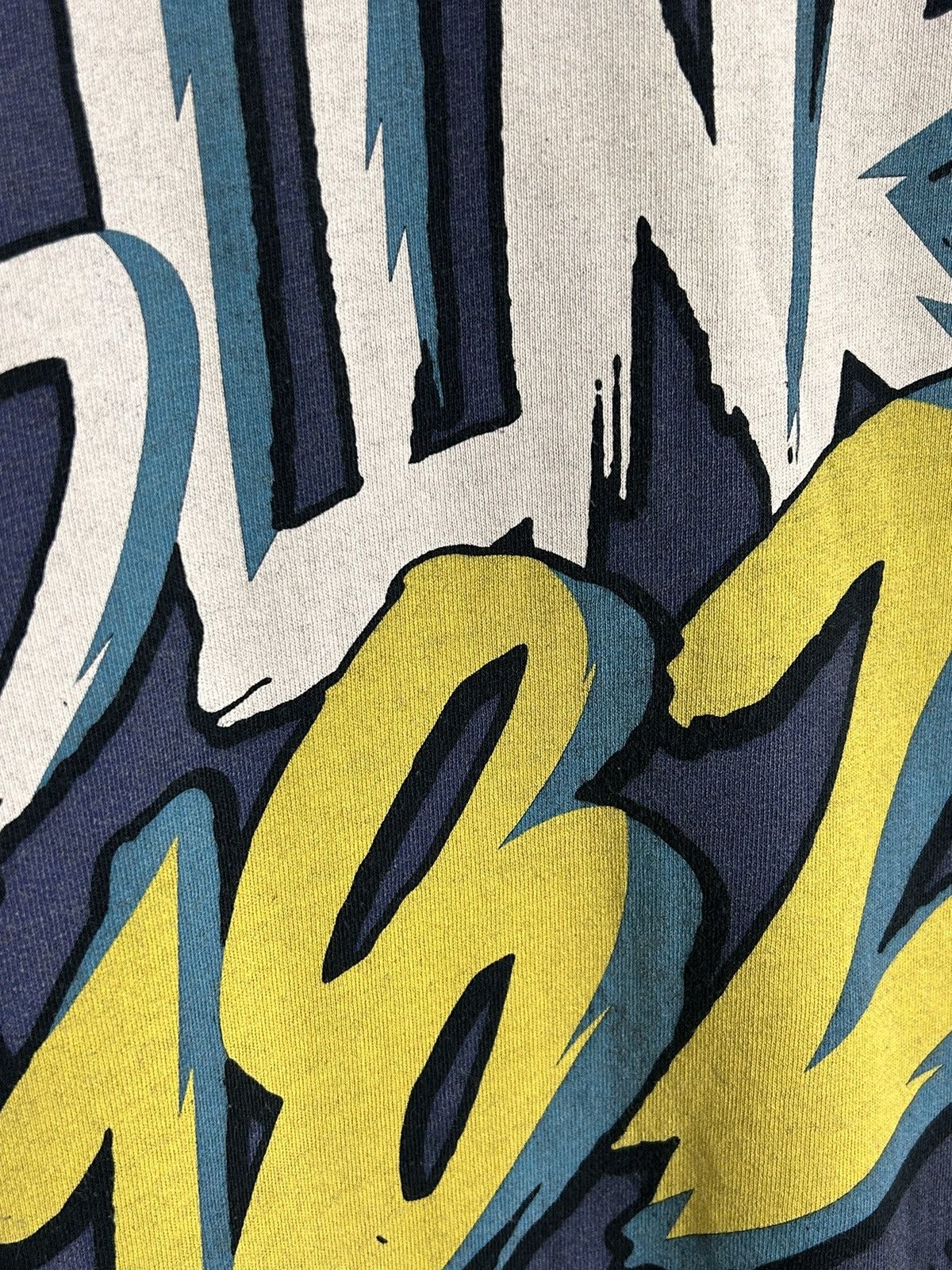 Band Tees Blink-182 2012 World Tour Grafitti Design Rock Band T-Shirt Size US M / EU 48-50 / 2 - 4 Thumbnail