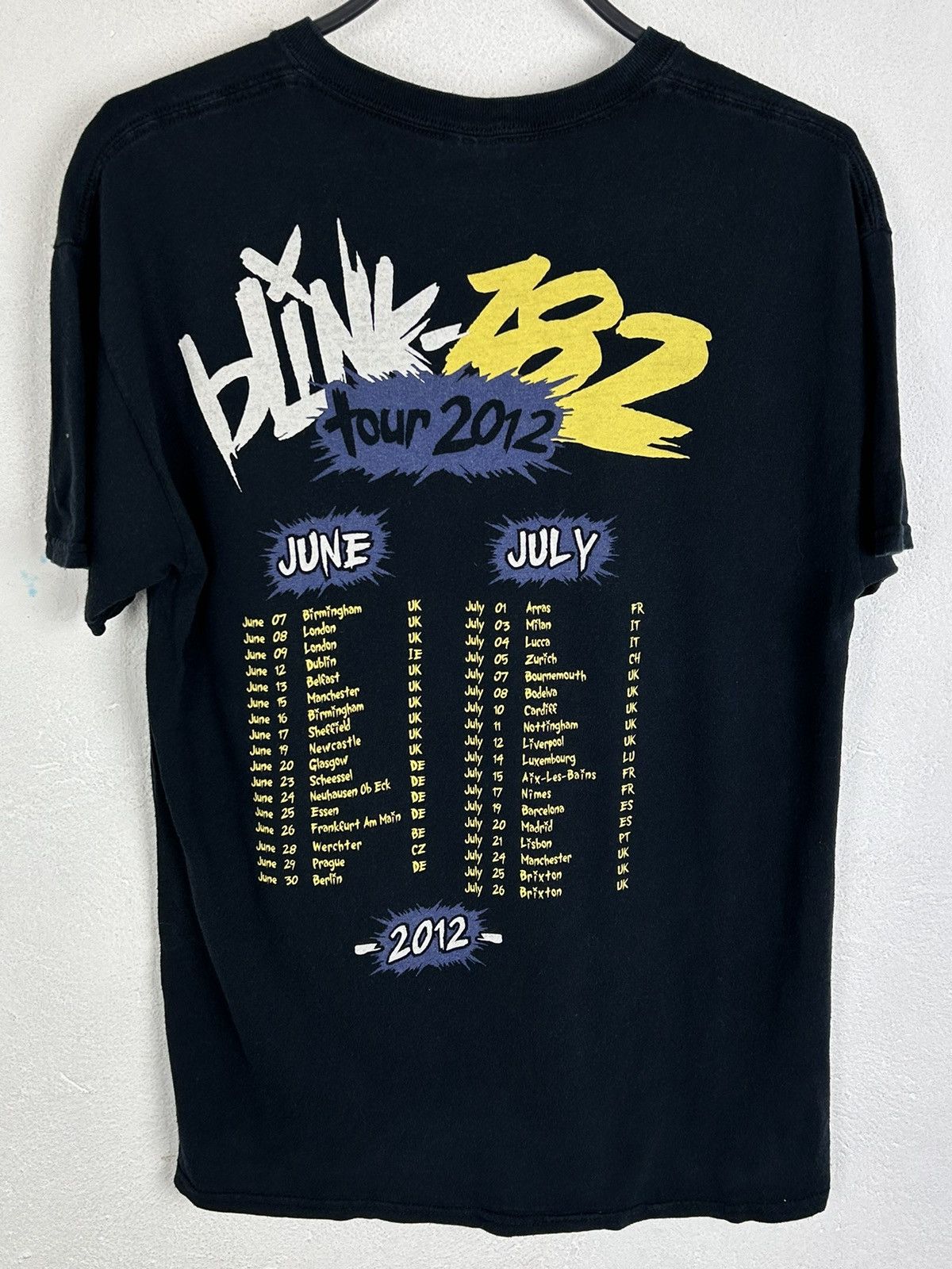 Band Tees Blink-182 2012 World Tour Grafitti Design Rock Band T-Shirt Size US M / EU 48-50 / 2 - 2 Thumbnail