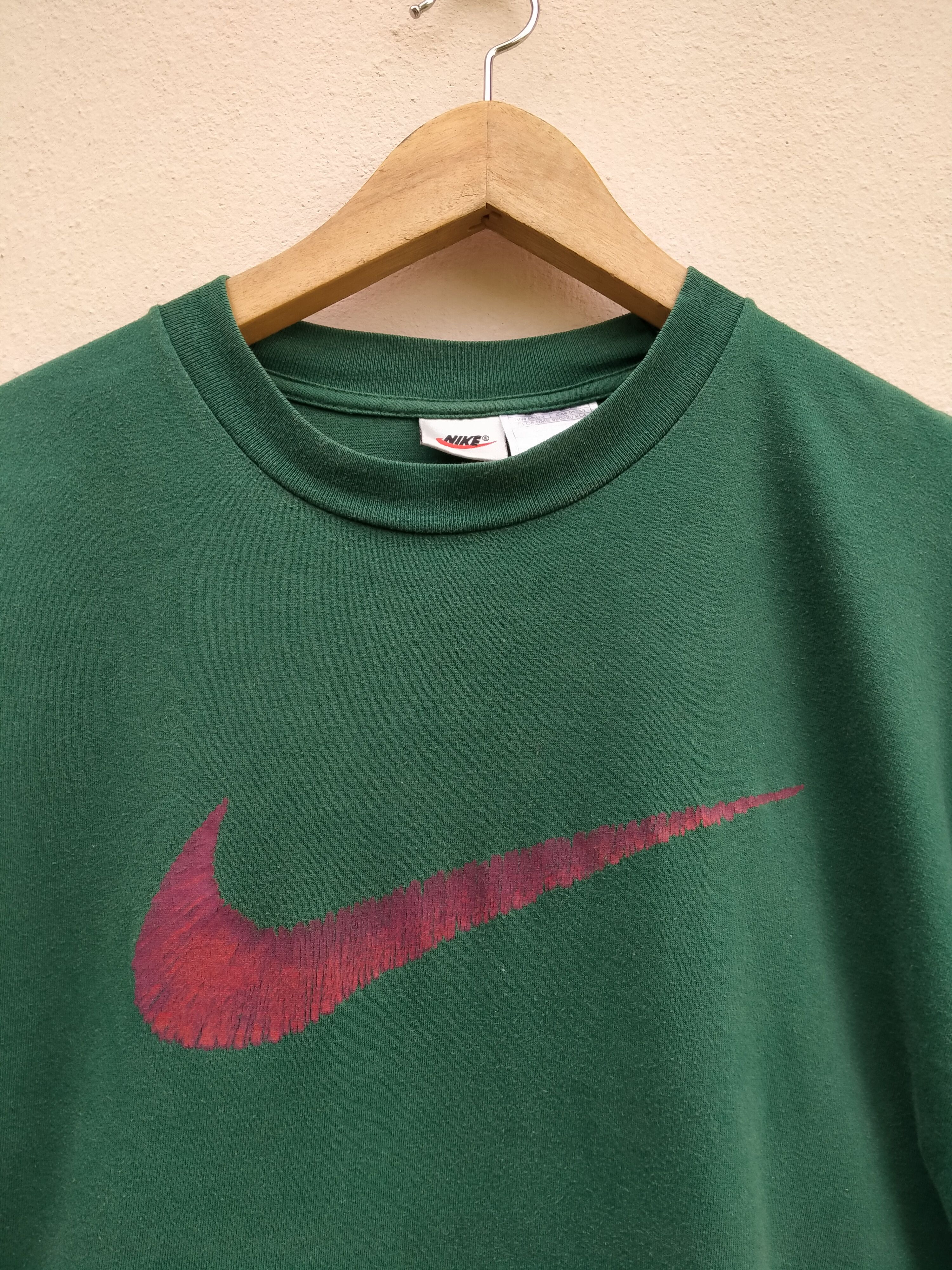 Nike Vintage 90s Nike Swoosh Big Center Logo Size US M / EU 48-50 / 2 - 3 Thumbnail