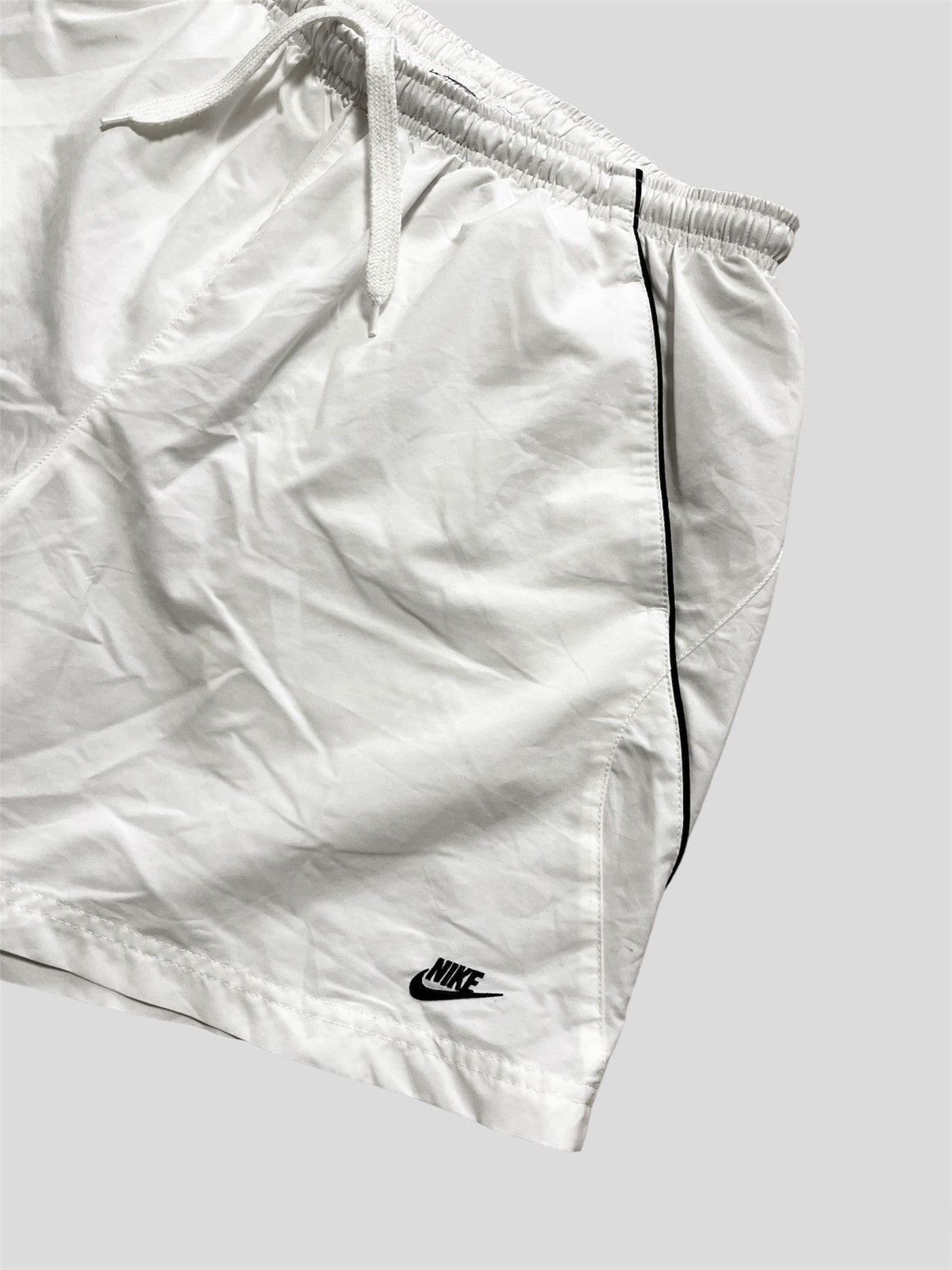 Nike × Vintage Vintage Nike Shorts Streetwear Size US 34 / EU 50 - 1 Thumbnail