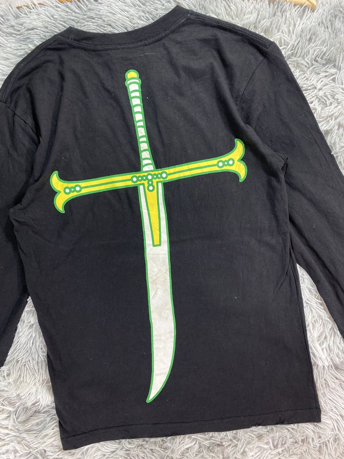One Piece One Piece Dracule Mihawk Size S Size US S / EU 44-46 / 1 - 5 Thumbnail