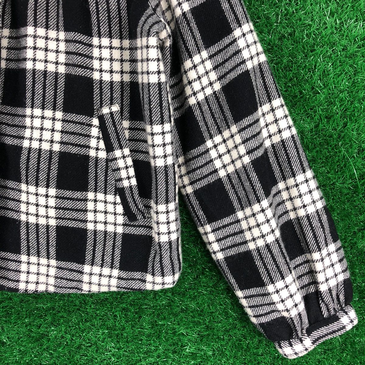 Levi's Vintage Levis Red Tab Cropped Wool Jacket Tartan Checkered Size M / US 6-8 / IT 42-44 - 3 Thumbnail