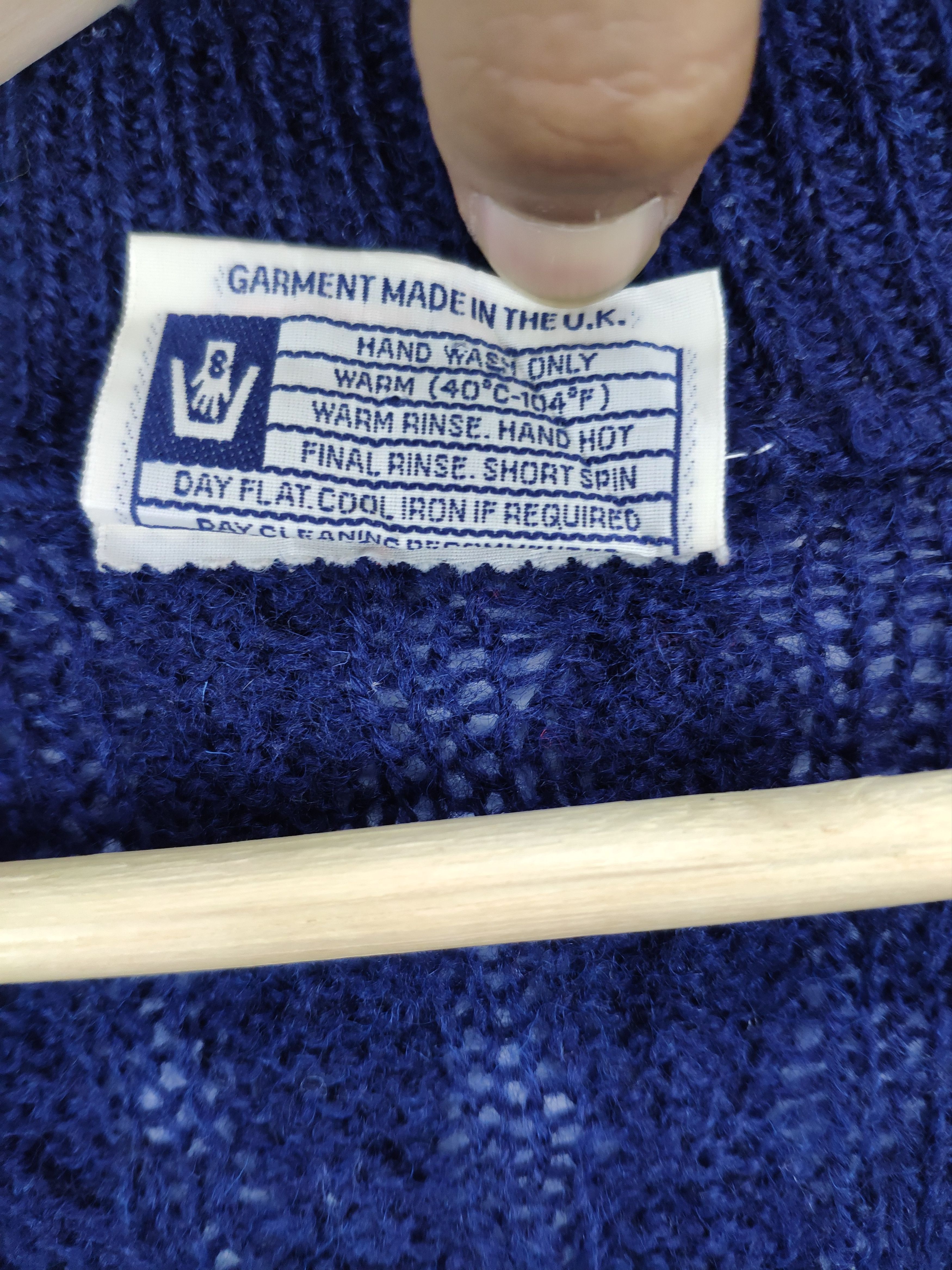Aran Isles Knitwear × Vintage Steal 💥 Vintage Wool Knit Sweater V Neck by British Wool Size US M / EU 48-50 / 2 - 10 Thumbnail