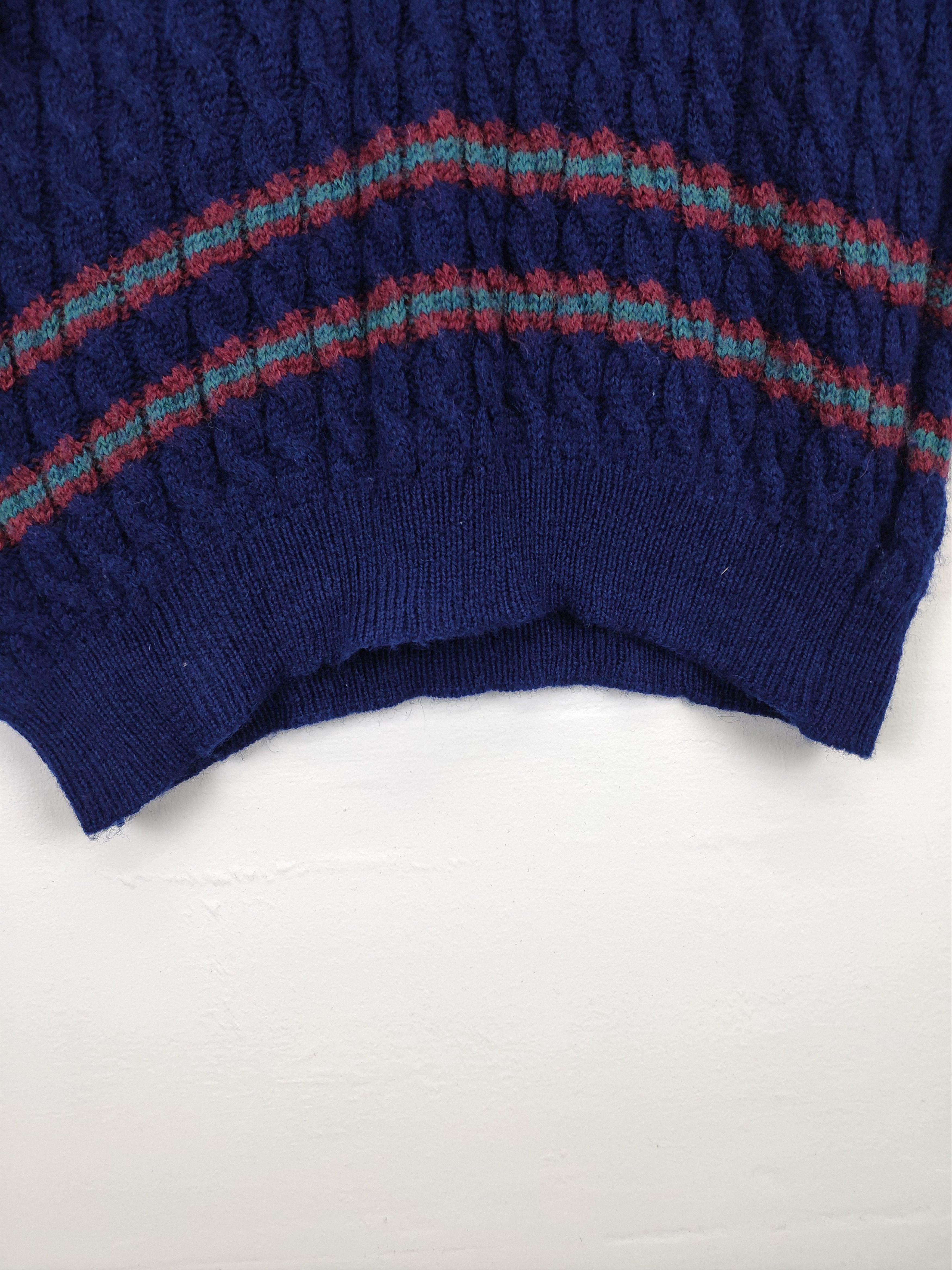 Aran Isles Knitwear × Vintage Steal 💥 Vintage Wool Knit Sweater V Neck by British Wool Size US M / EU 48-50 / 2 - 6 Thumbnail