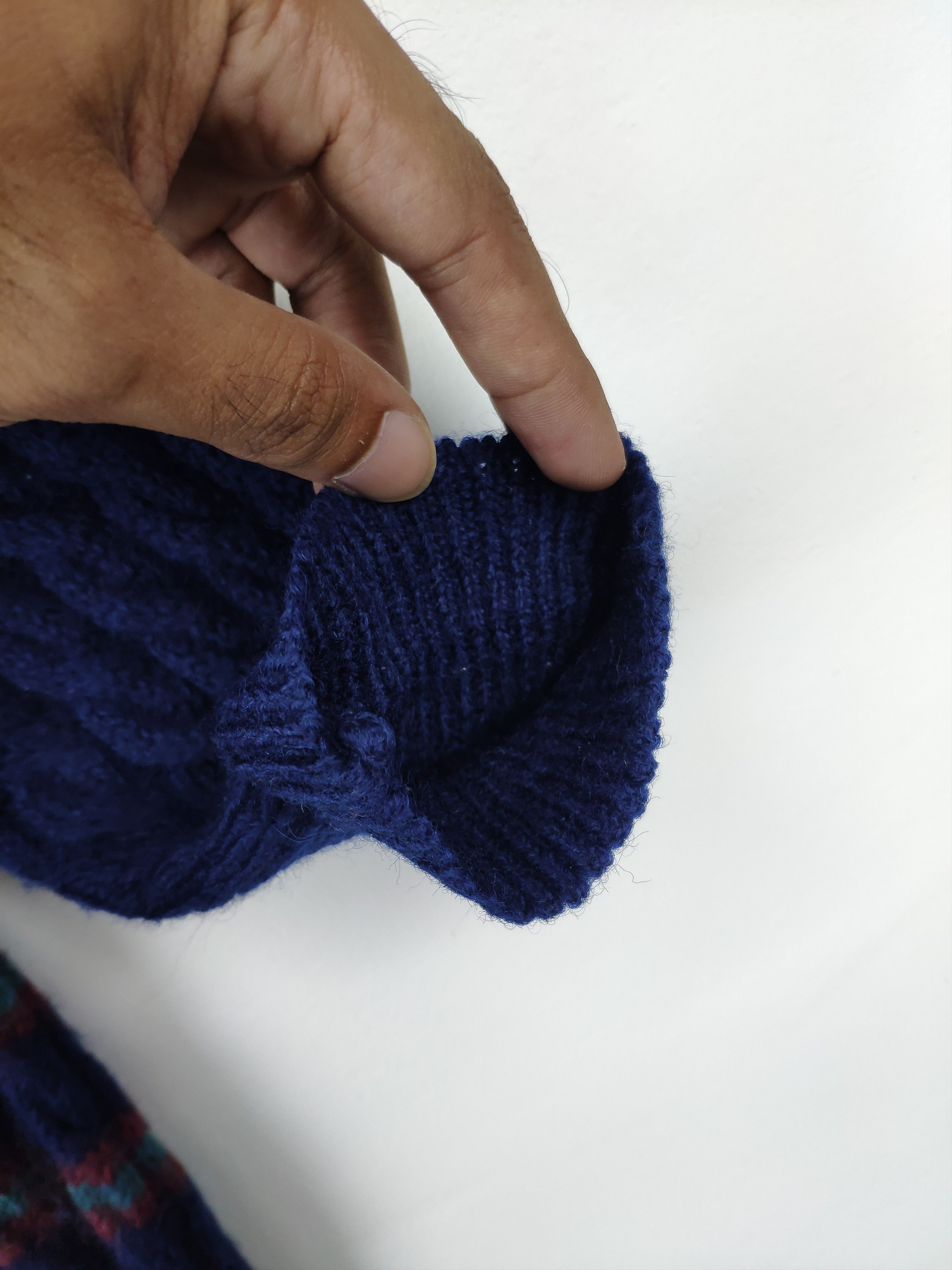 Aran Isles Knitwear × Vintage Steal 💥 Vintage Wool Knit Sweater V Neck by British Wool Size US M / EU 48-50 / 2 - 4 Thumbnail