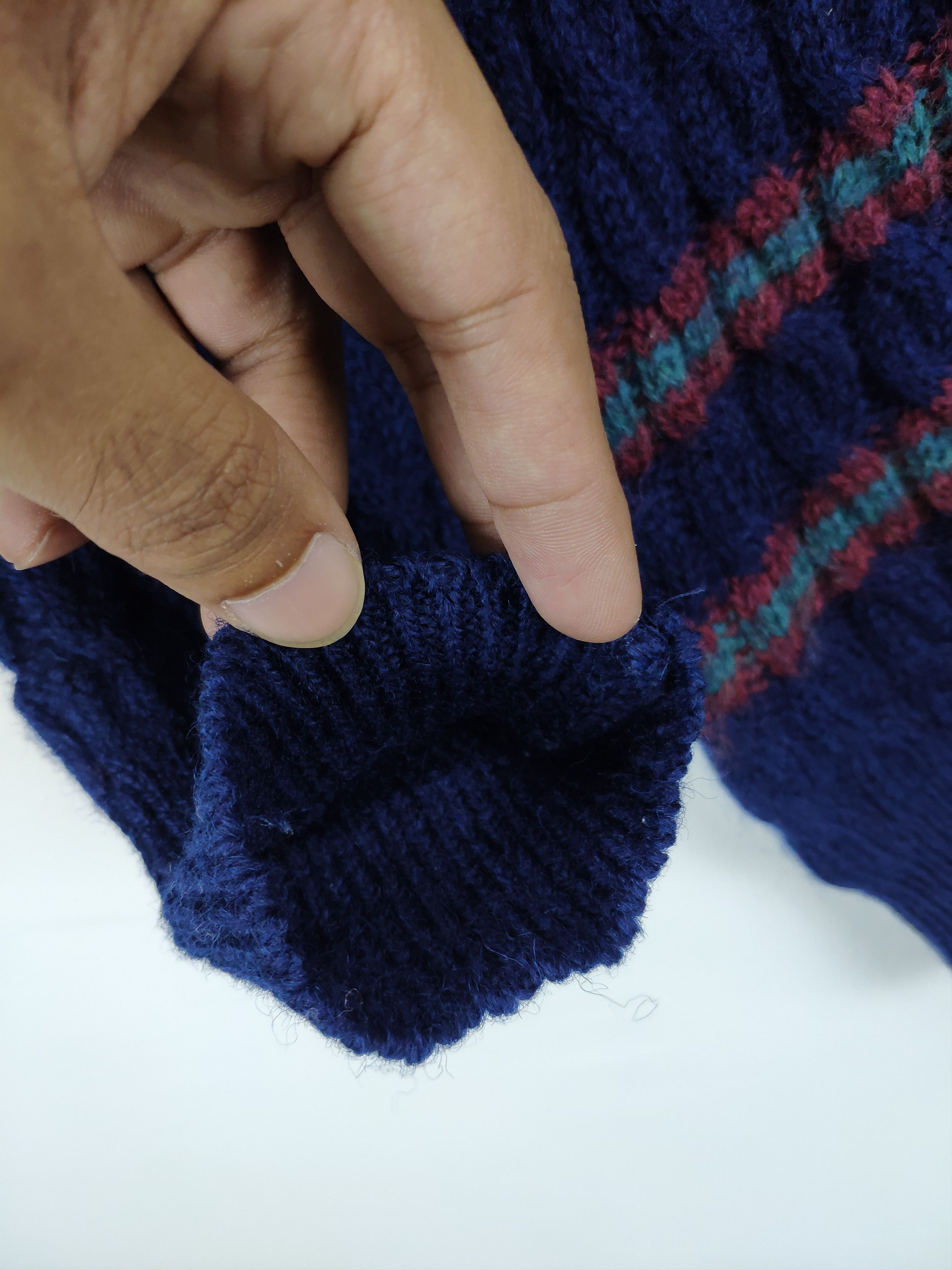 Aran Isles Knitwear × Vintage Steal 💥 Vintage Wool Knit Sweater V Neck by British Wool Size US M / EU 48-50 / 2 - 5 Thumbnail