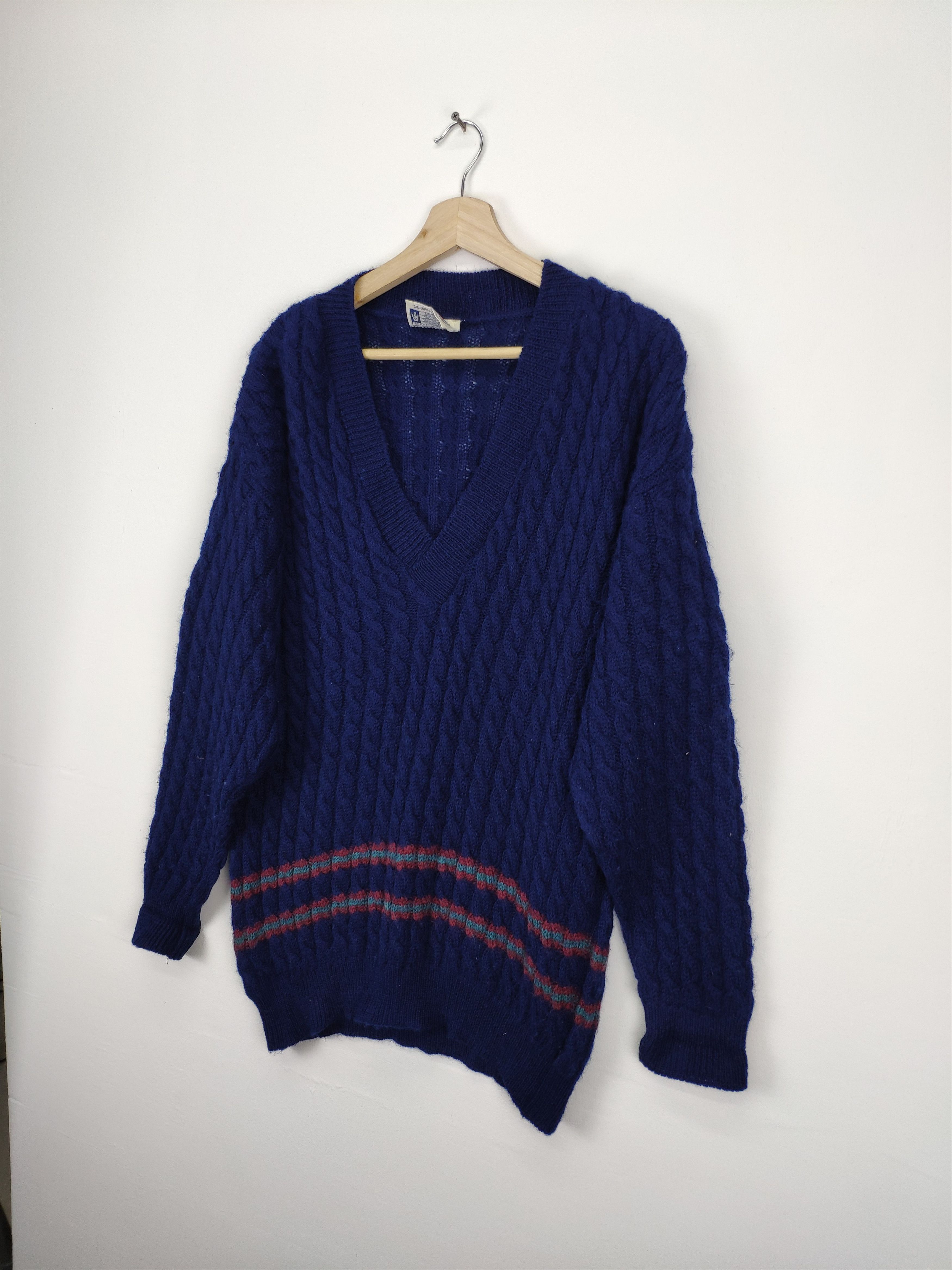 Aran Isles Knitwear × Vintage Steal 💥 Vintage Wool Knit Sweater V Neck by British Wool Size US M / EU 48-50 / 2 - 2 Thumbnail