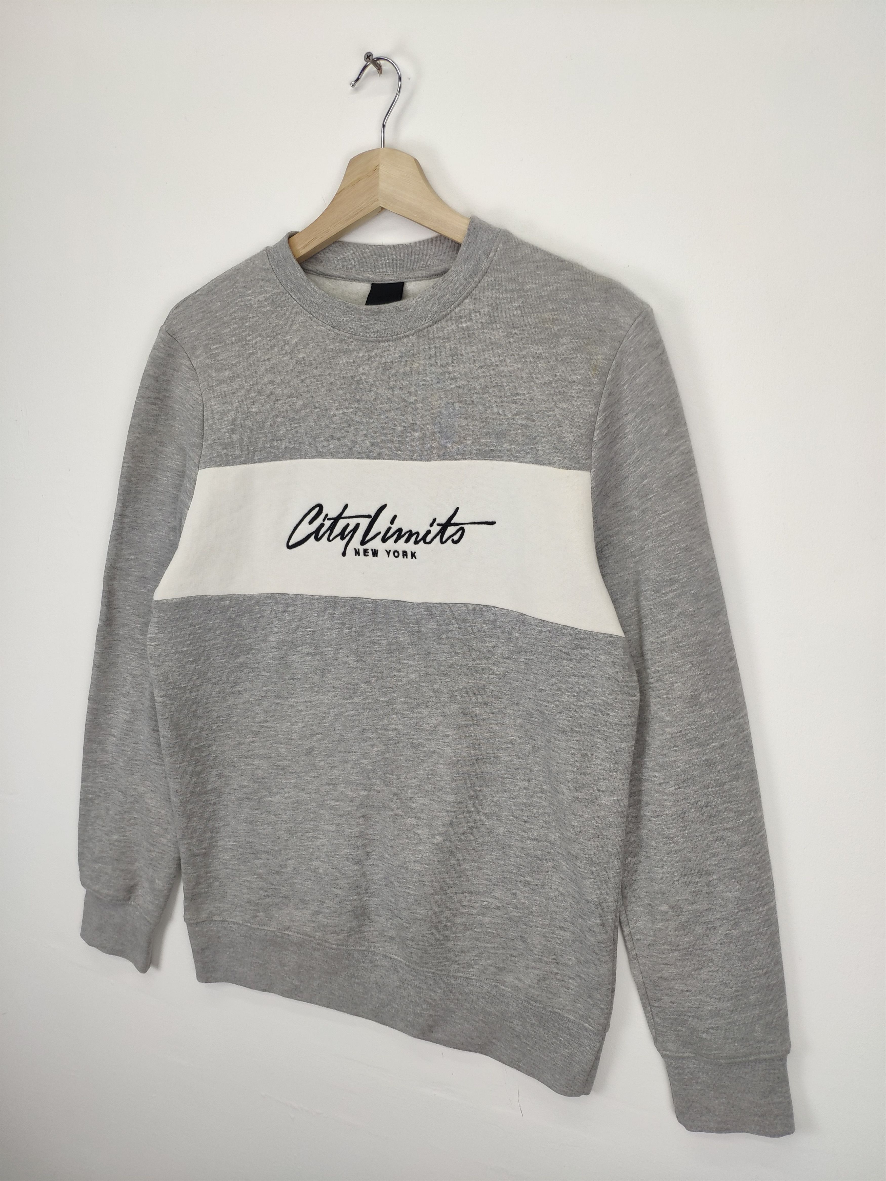 H&M × Japanese Brand OFFER 💥 H&M Sweatshirt Crewneck City Limits New York Size US S / EU 44-46 / 1 - 2 Thumbnail