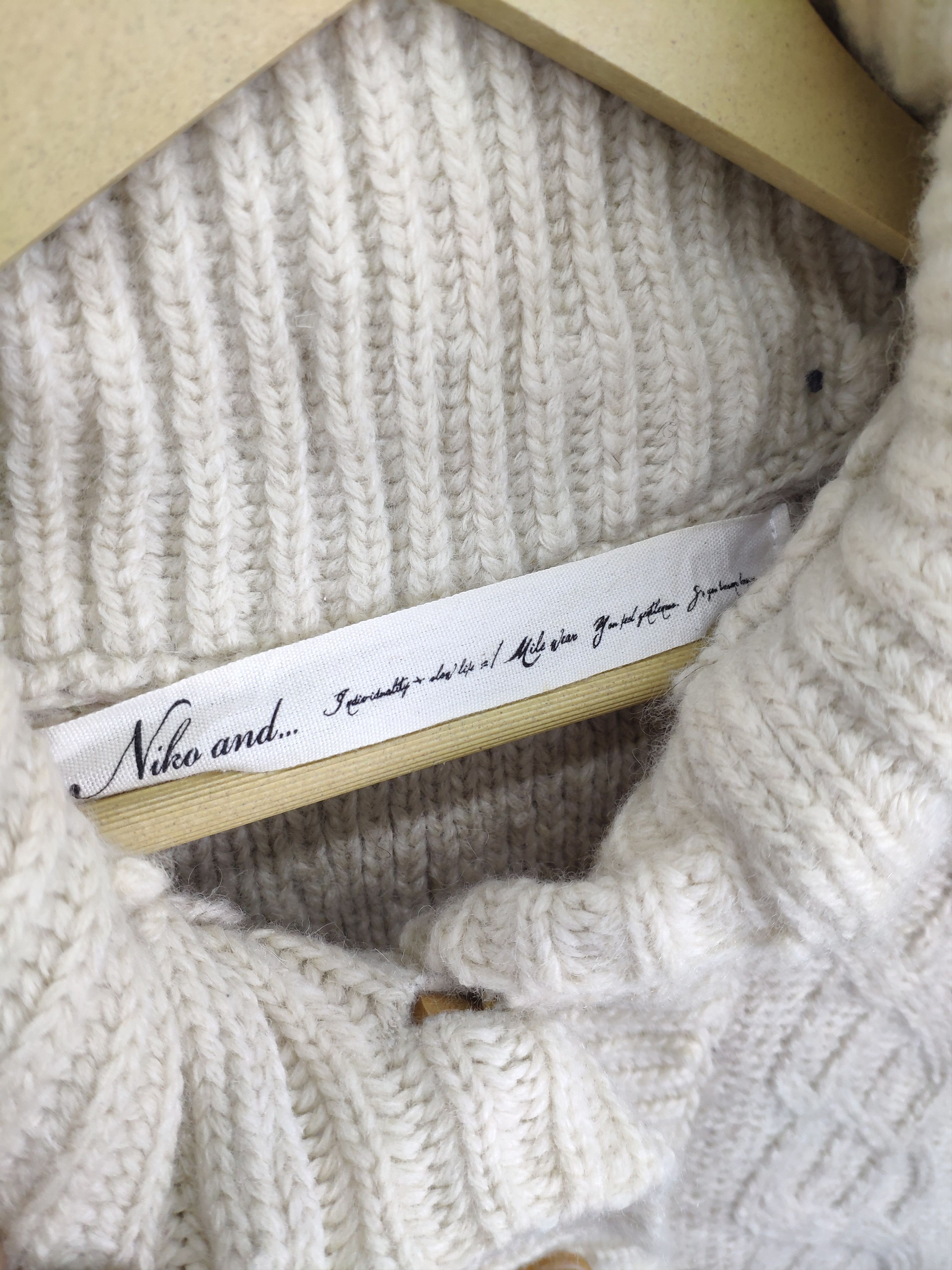 Aran Isles Knitwear × Japanese Brand Vintage Wool Knit Vest Sweater Shawl Collar Cardigan Size XS / US 0-2 / IT 36-38 - 3 Thumbnail