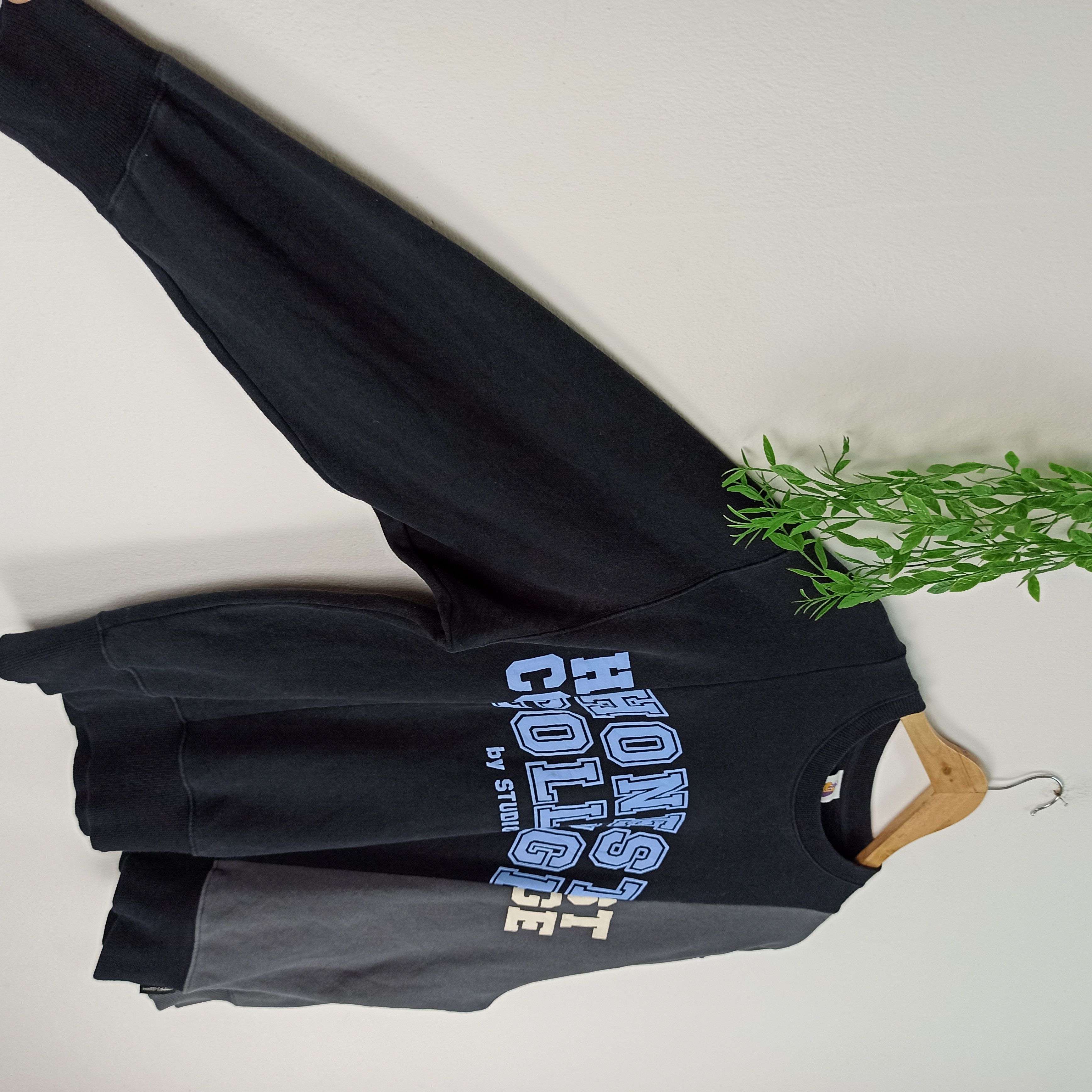 Band Tees Honest College by Studio Seven Sweatshirt X GU Japan Size US L / EU 52-54 / 3 - 4 Thumbnail