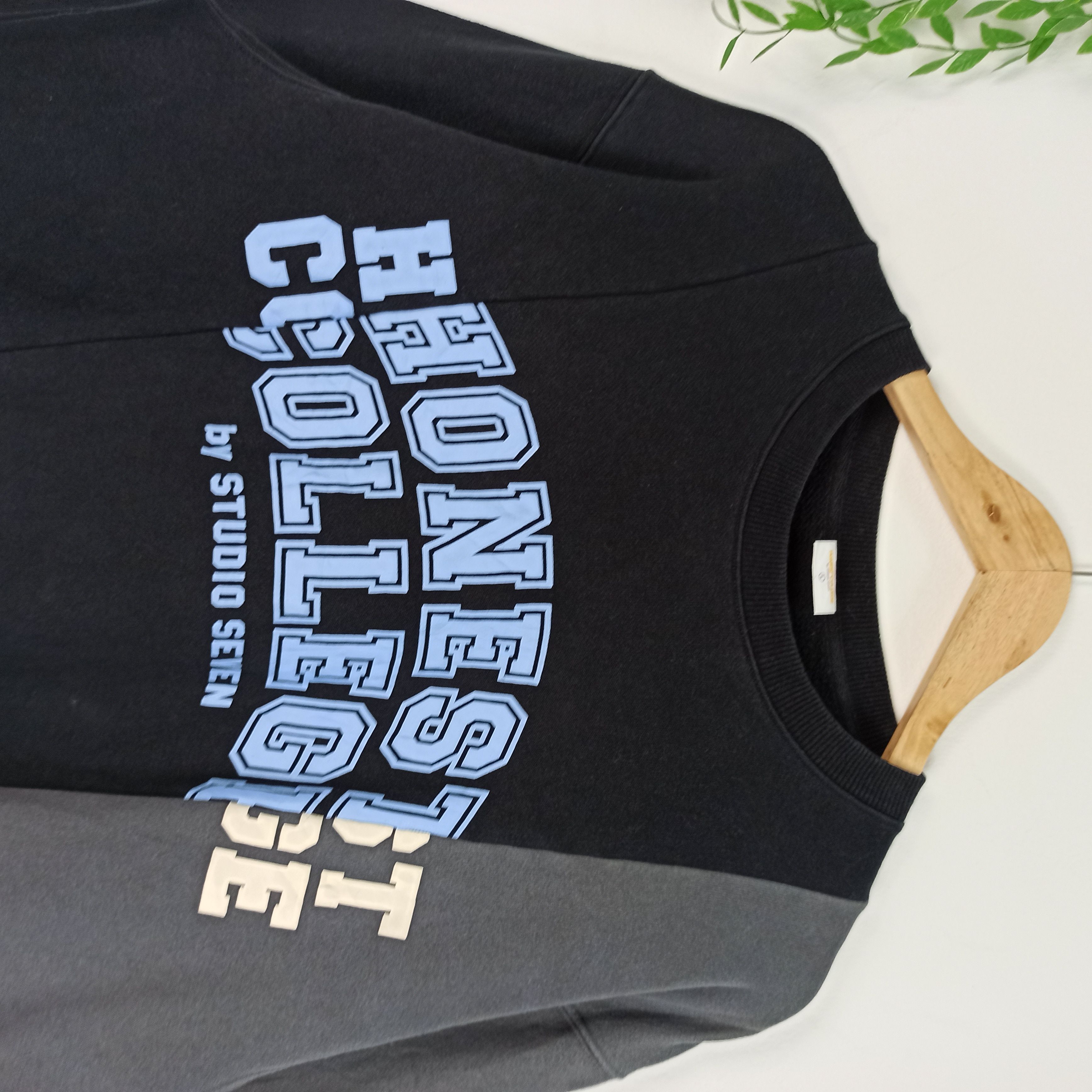 Band Tees Honest College by Studio Seven Sweatshirt X GU Japan Size US L / EU 52-54 / 3 - 2 Thumbnail