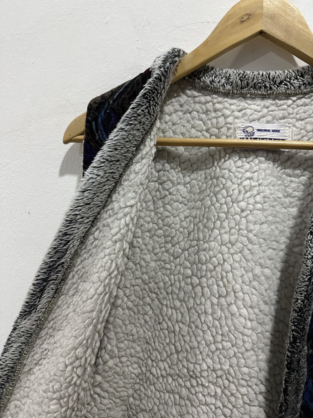Japanese Brand Kamekozuchi paisley style sheep wool vest Size US M / EU 48-50 / 2 - 9 Thumbnail