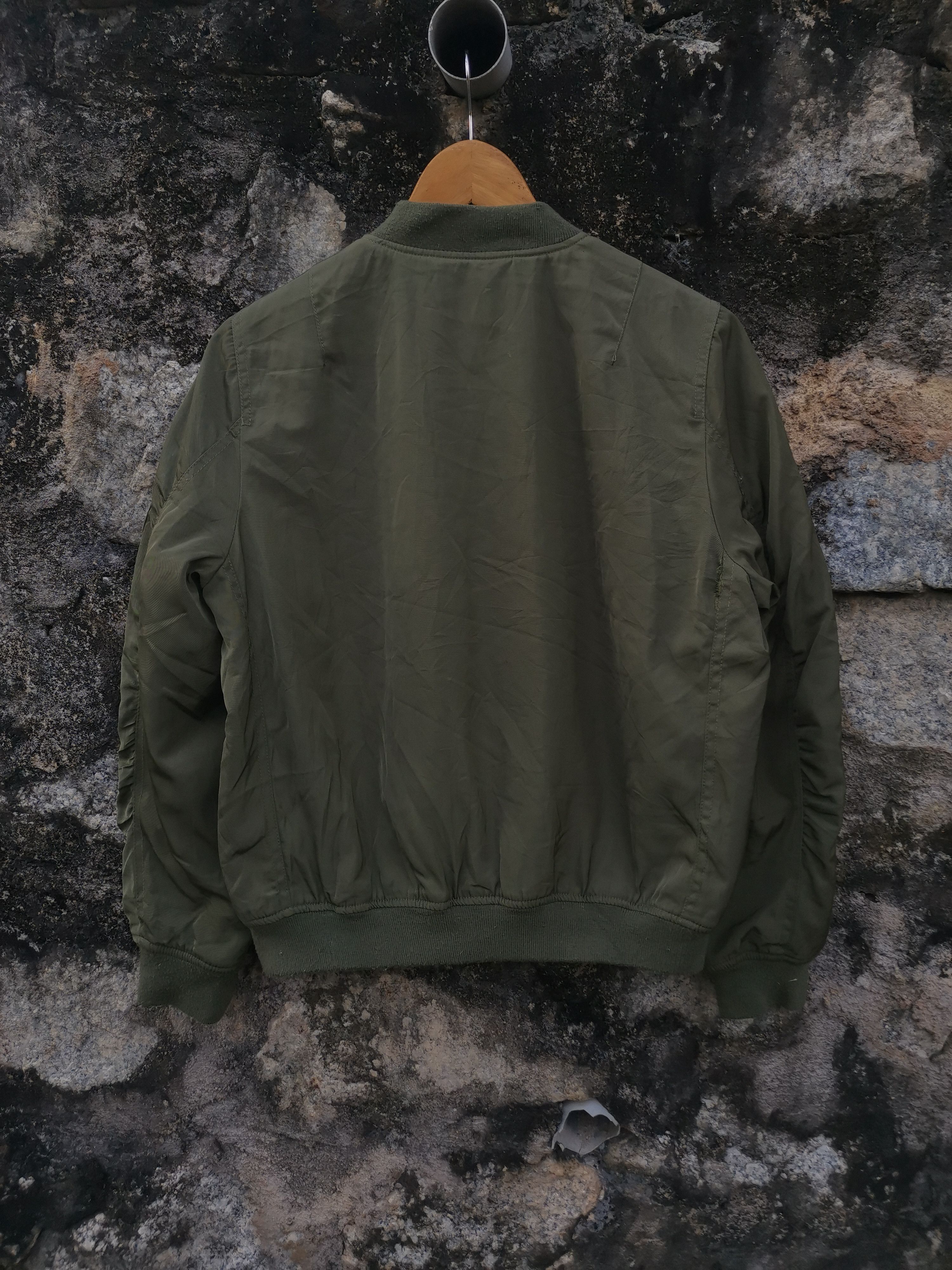 Japanese Brand Vintage Japanese Brand Flowers Ma-1 Flight Bomber Jacket Size US L / EU 52-54 / 3 - 3 Thumbnail