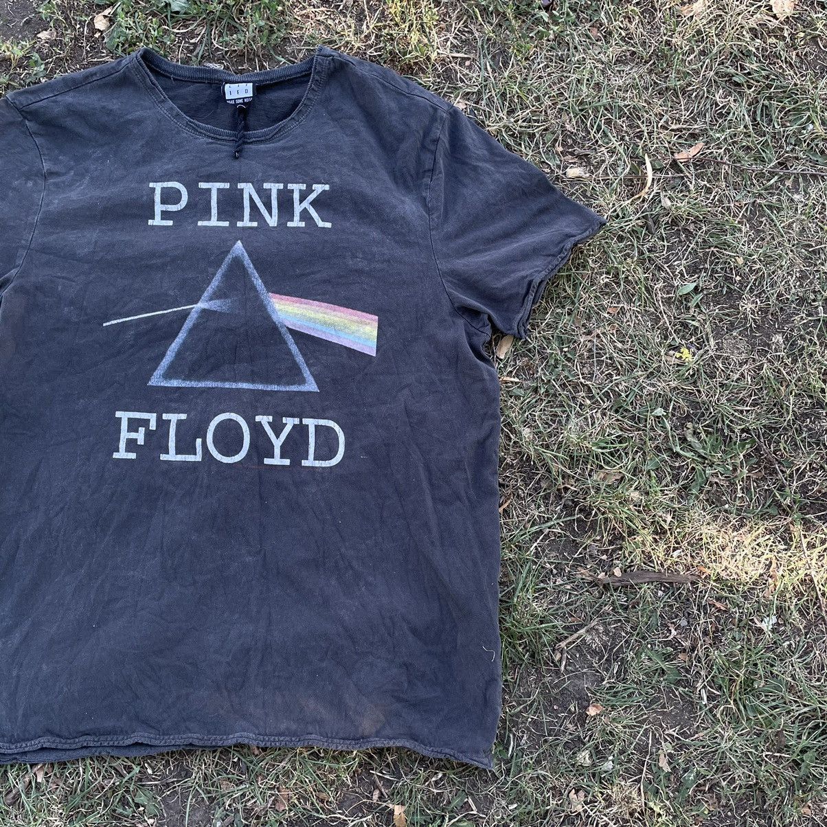 Vintage Vintage 90s Pink Floyd Sun Faded Graphic Band Tee Grunge M Size US M / EU 48-50 / 2 - 3 Thumbnail