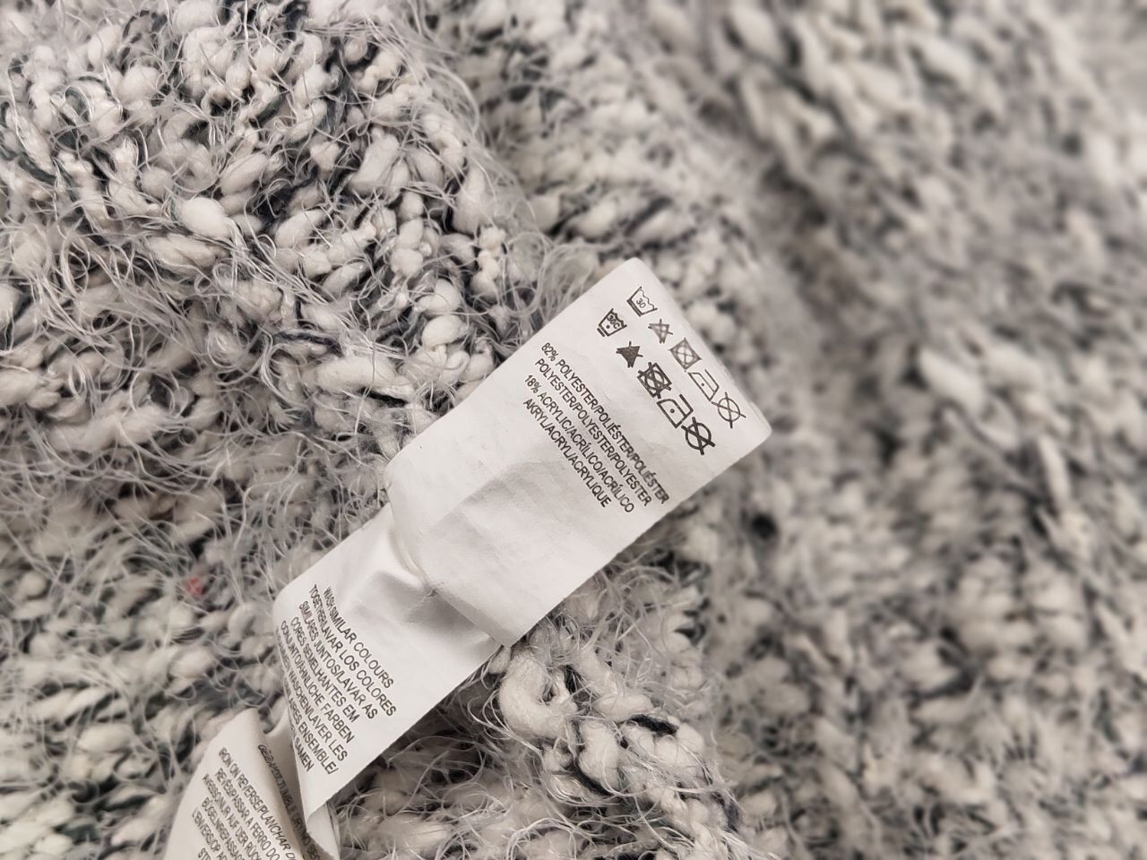 Japanese Brand Vintage 90's Japanese Cardigan Mohair Style Fuzzy Sweater Size XS / US 0-2 / IT 36-38 - 19 Thumbnail