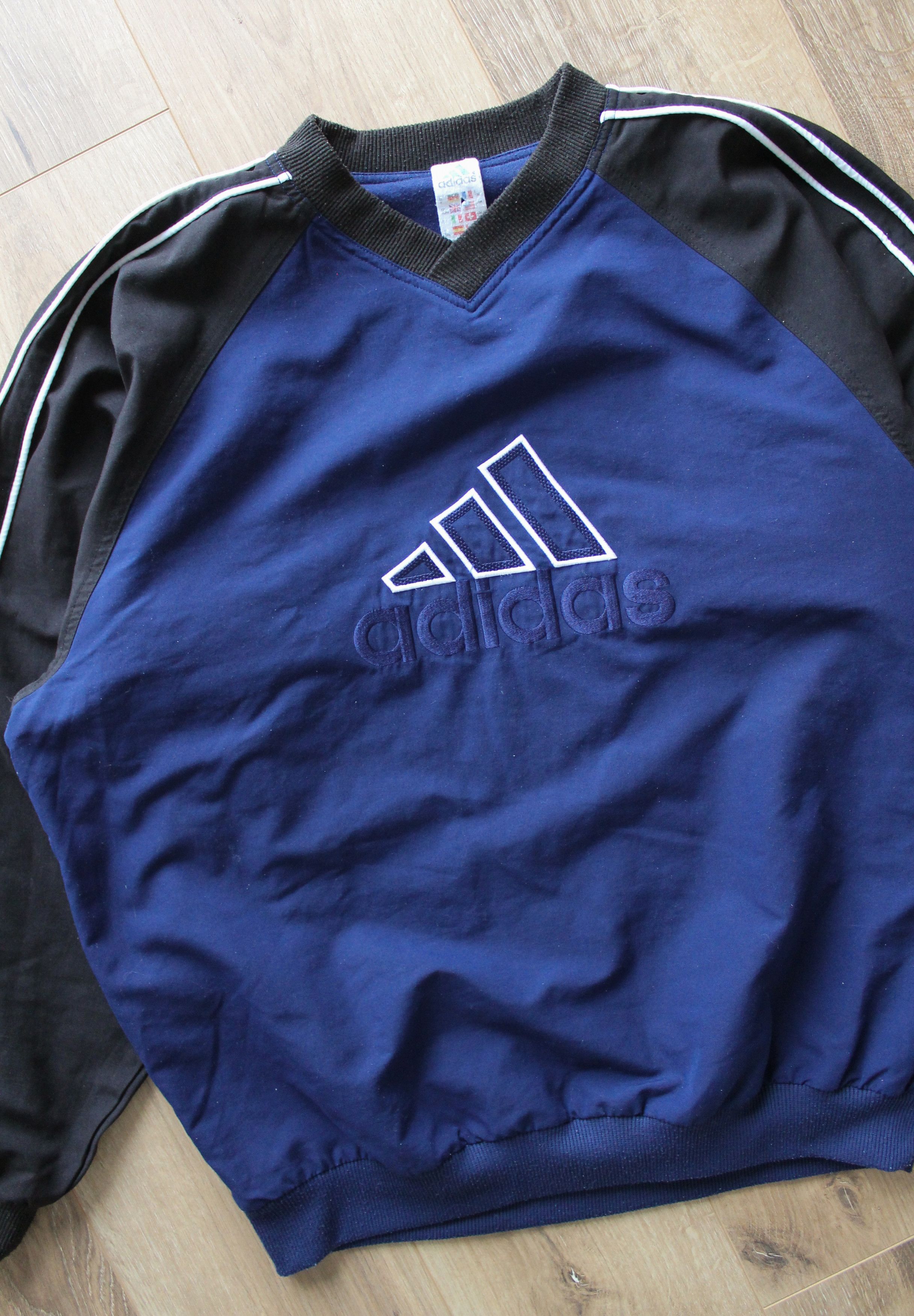 Adidas Vintage Adidas Big Logo sweatshirt Size US L / EU 52-54 / 3 - 3 Thumbnail
