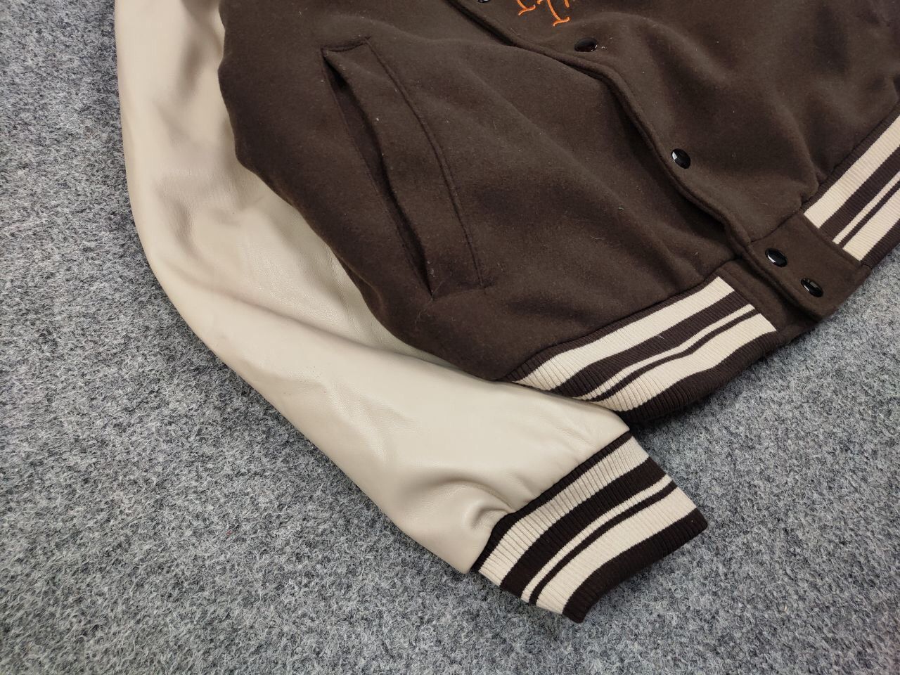 Japanese Brand Vintage 90's Japan Varsity Bomber Jacket Brown Letterman Size US L / EU 52-54 / 3 - 6 Thumbnail