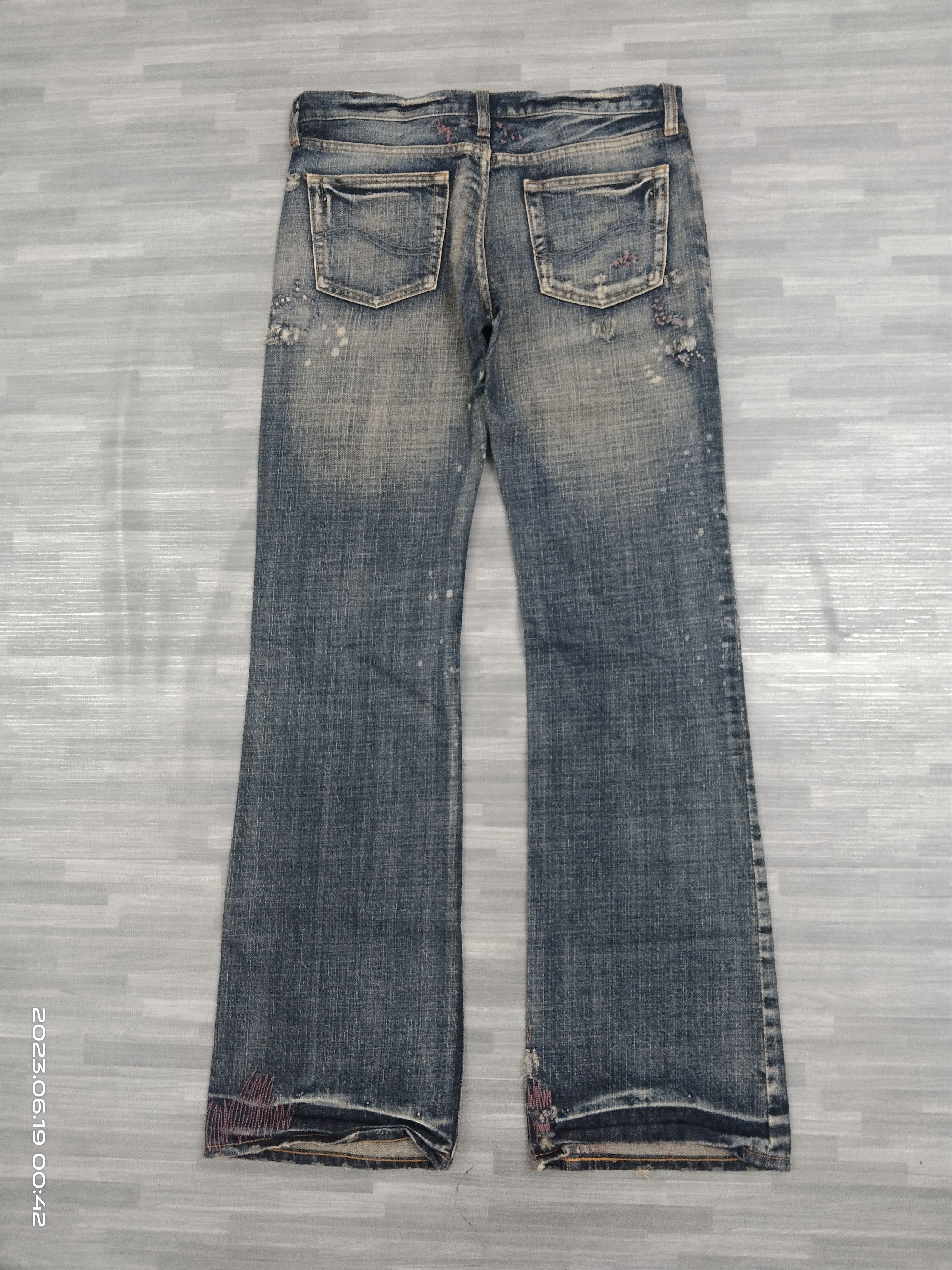Japanese Brand FLARE SICK RIPED COAT OF ARMS DENIM PANTS Size US 29 - 3 Thumbnail