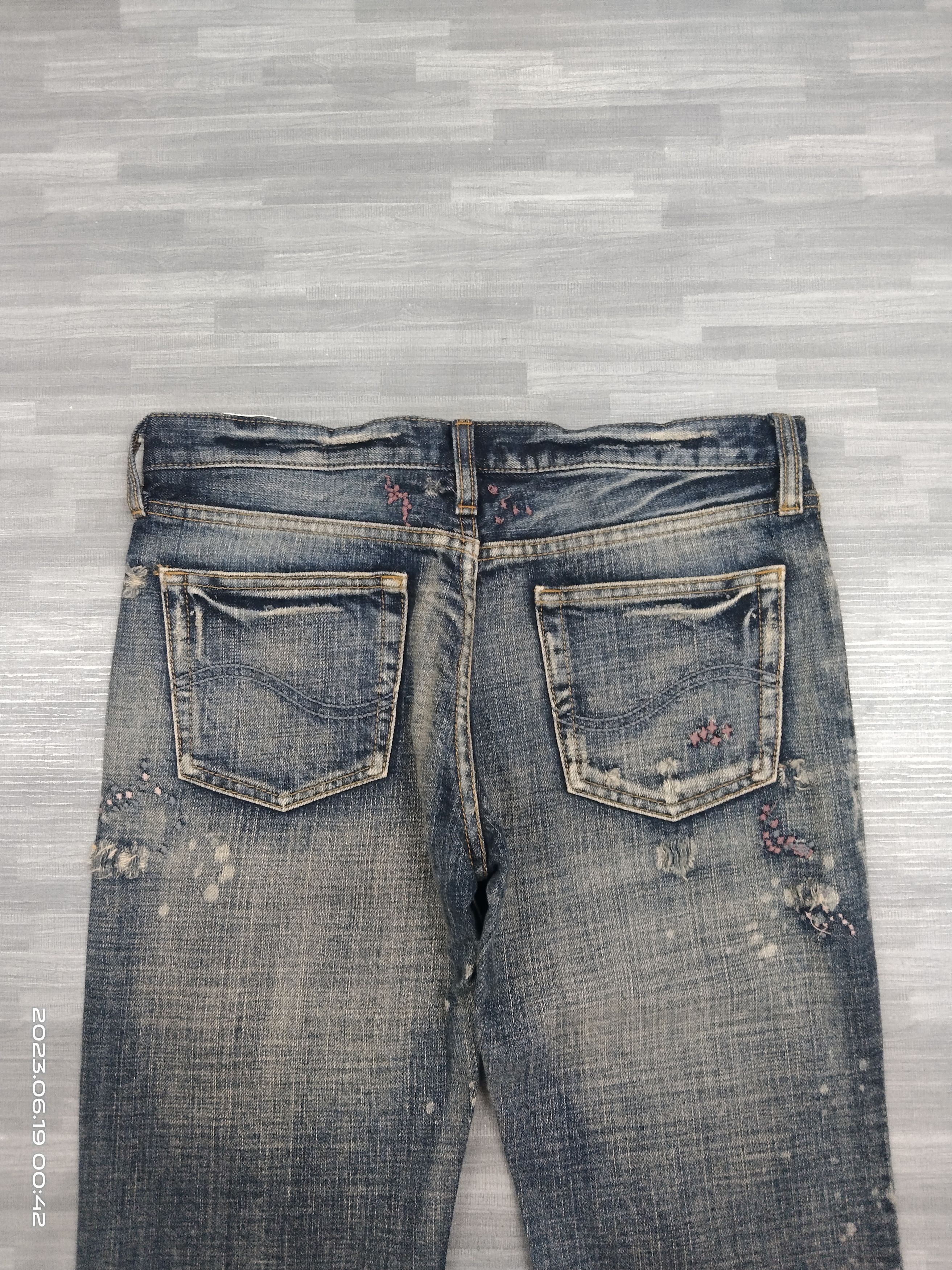 Japanese Brand FLARE SICK RIPED COAT OF ARMS DENIM PANTS Size US 29 - 5 Thumbnail