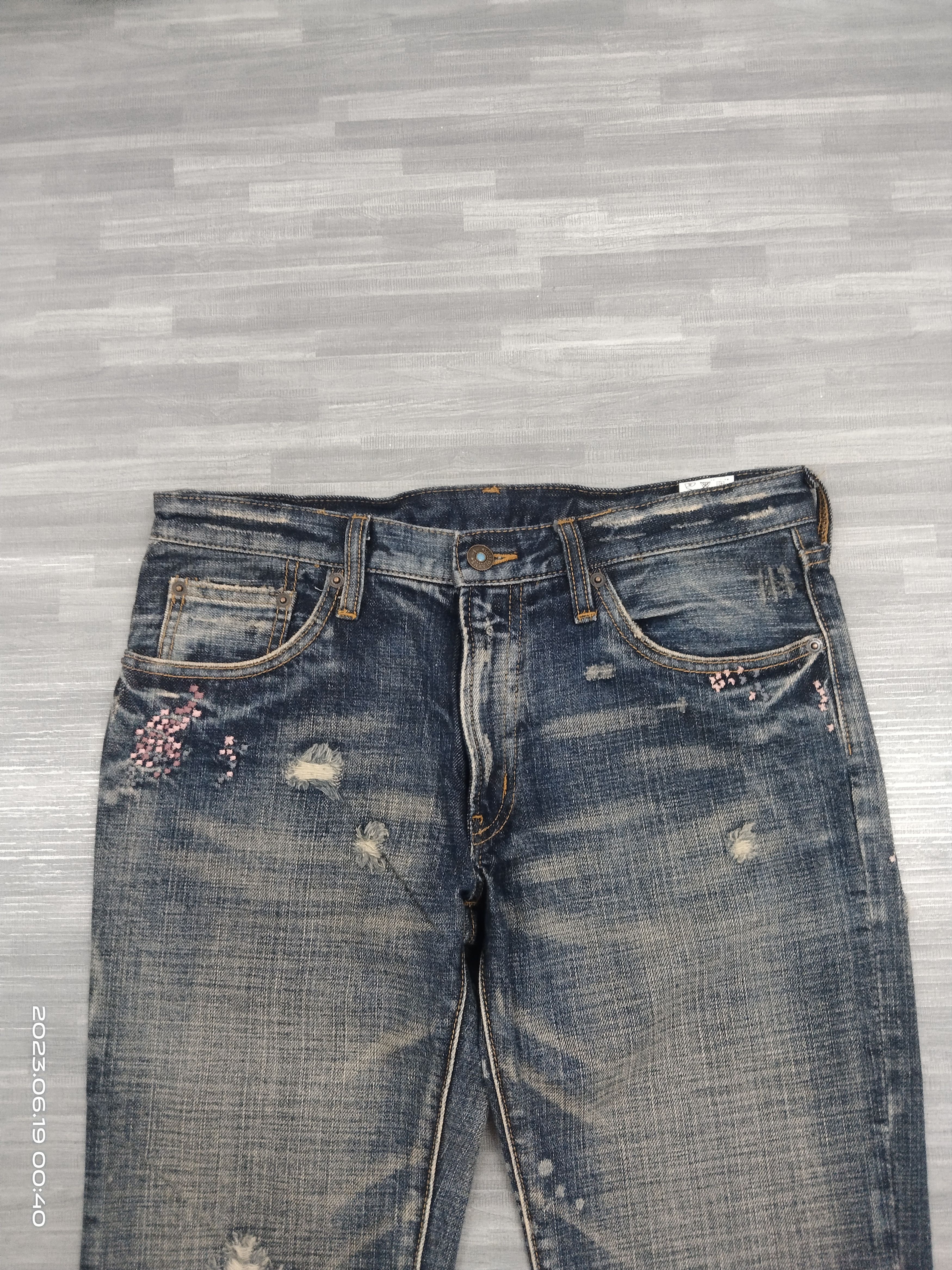 Japanese Brand FLARE SICK RIPED COAT OF ARMS DENIM PANTS Size US 29 - 4 Thumbnail