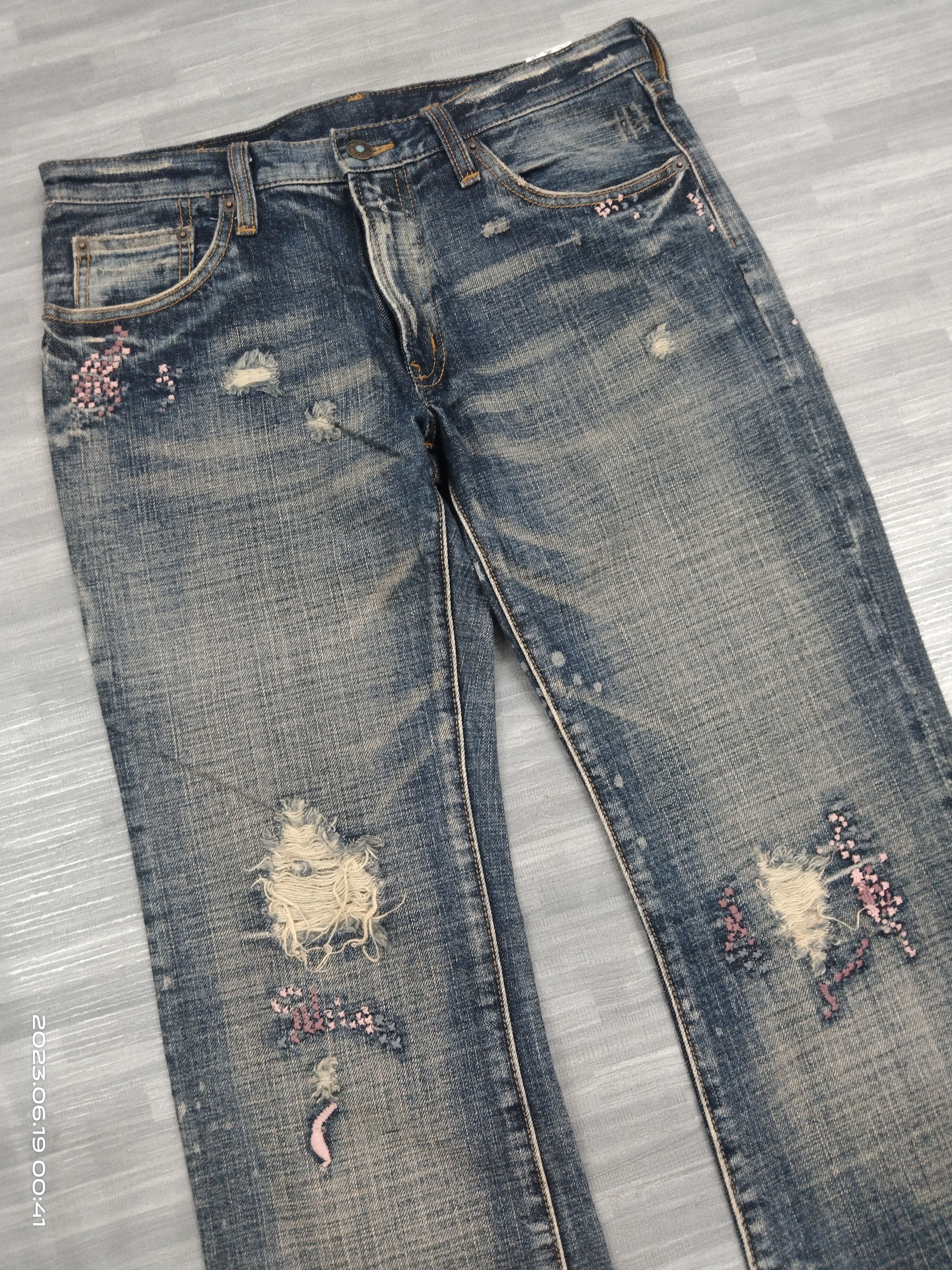 Japanese Brand FLARE SICK RIPED COAT OF ARMS DENIM PANTS Size US 29 - 6 Thumbnail