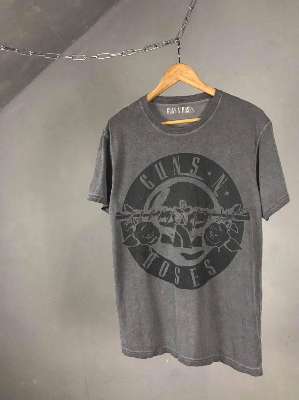 Band Tees × Guns N' Roses × Vintage Guns And Roses Vintage Rock Band Tee Size US L / EU 52-54 / 3 - 1 Thumbnail